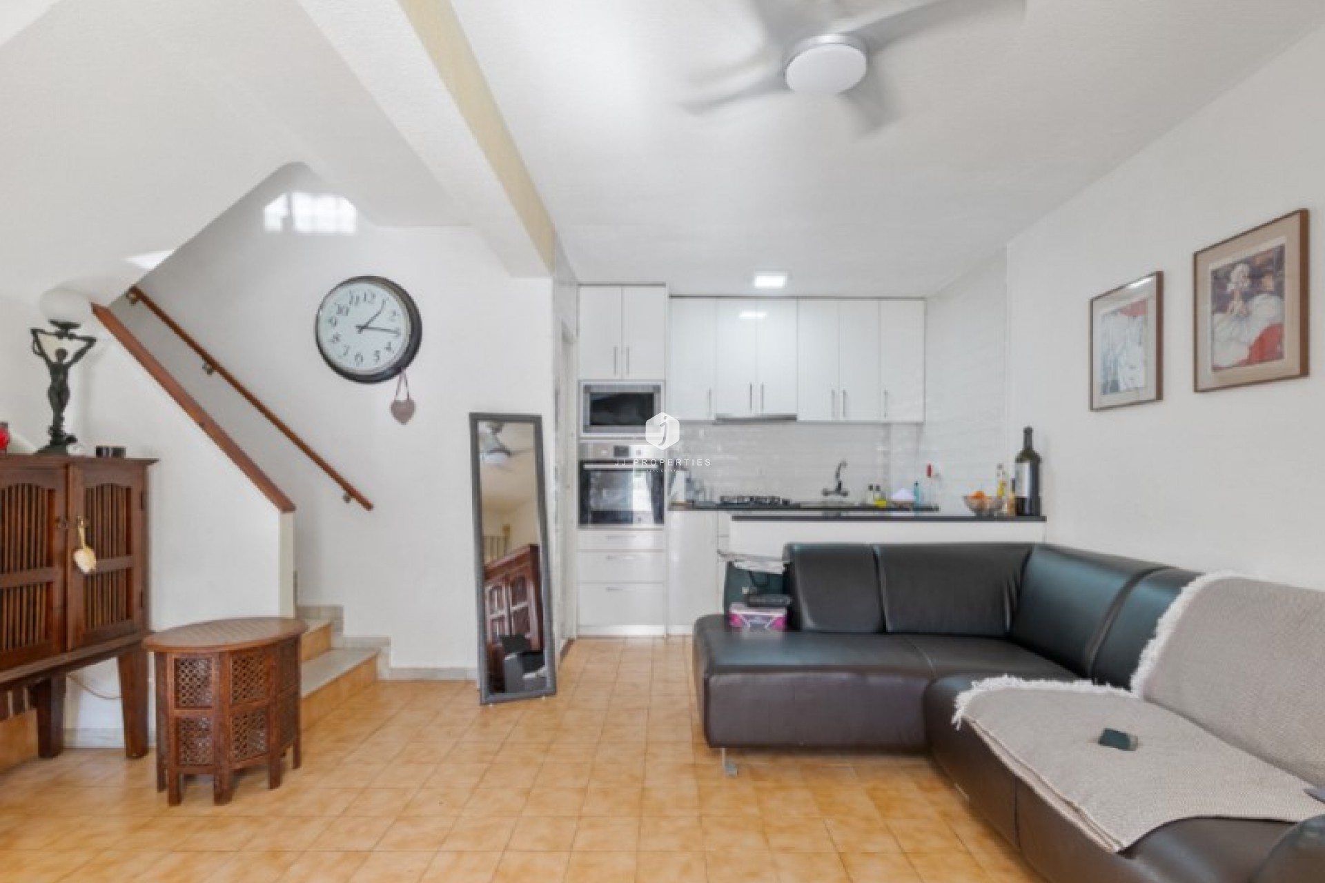 Resale - Chalet -
Torrevieja - Costa Blanca