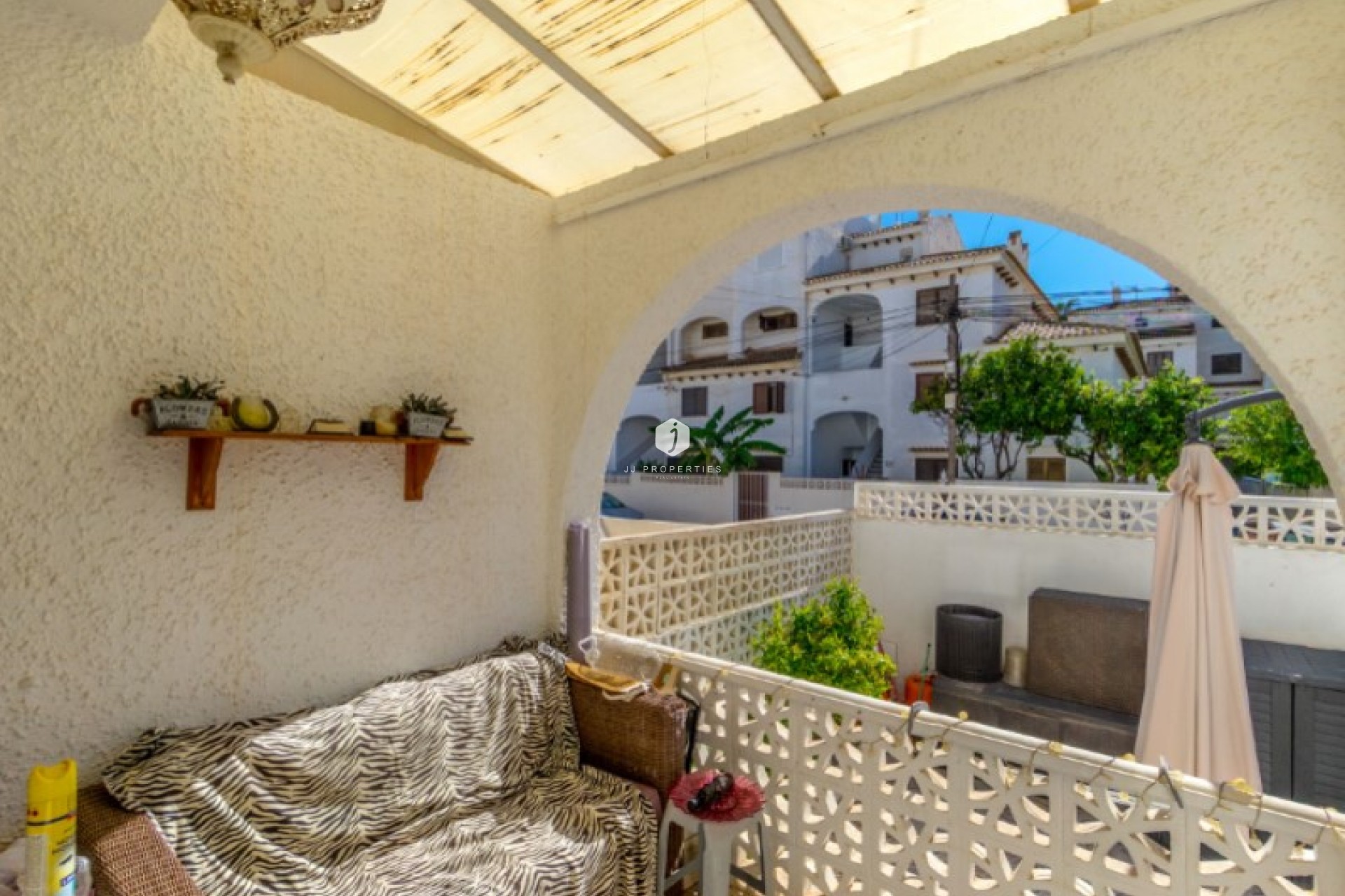 Resale - Chalet -
Torrevieja - Costa Blanca