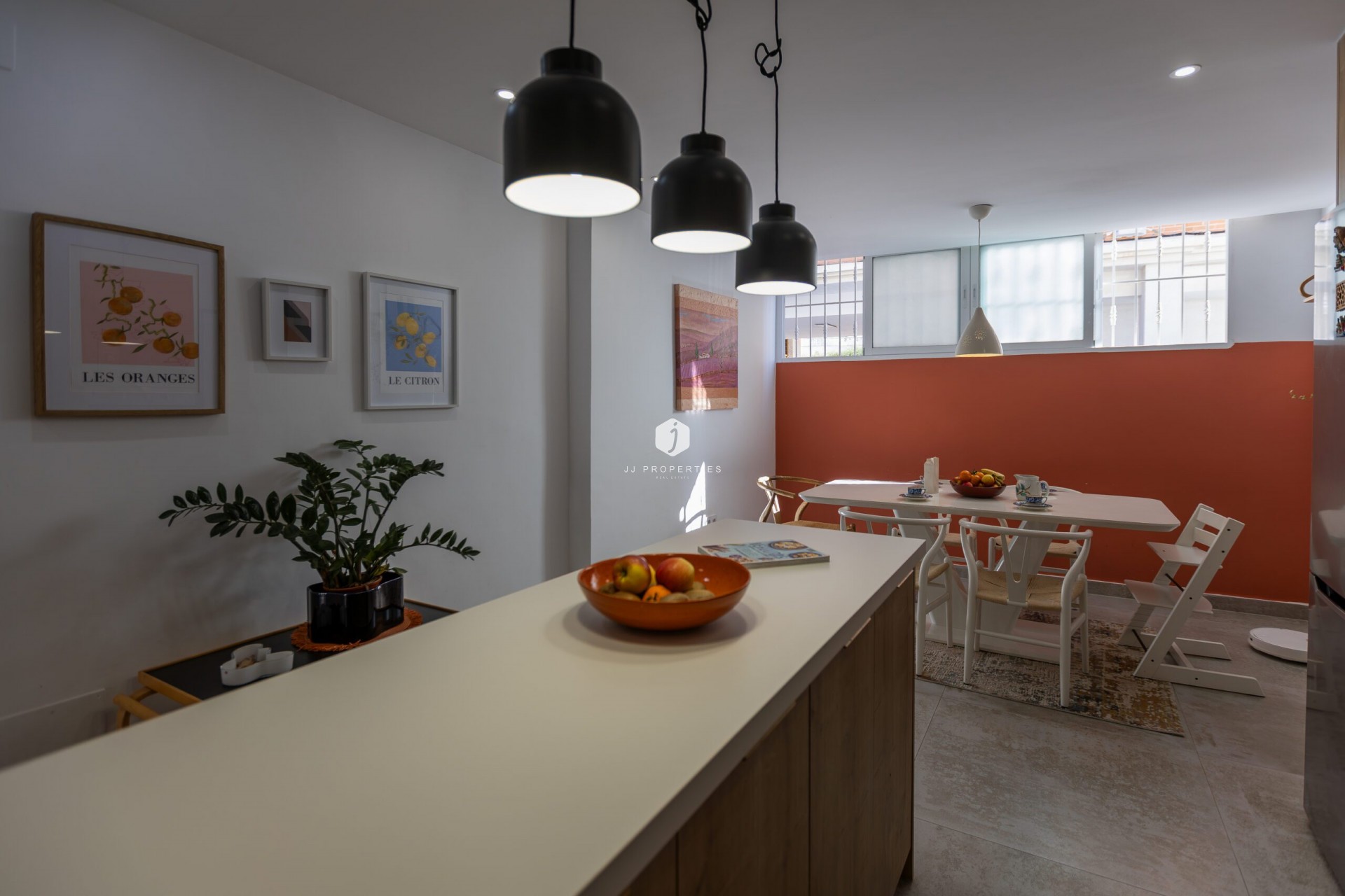 Resale - Chalet -
Torrevieja - Costa Blanca