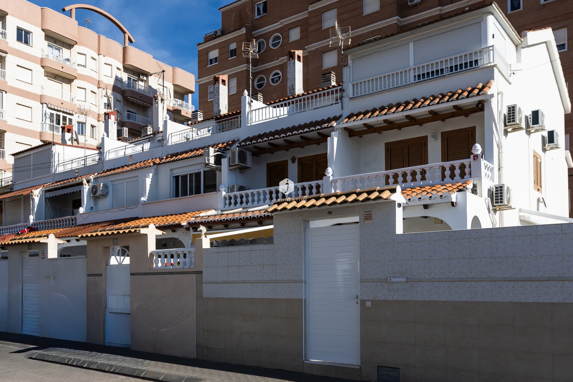 Resale - Chalet -
Torrevieja - Costa Blanca