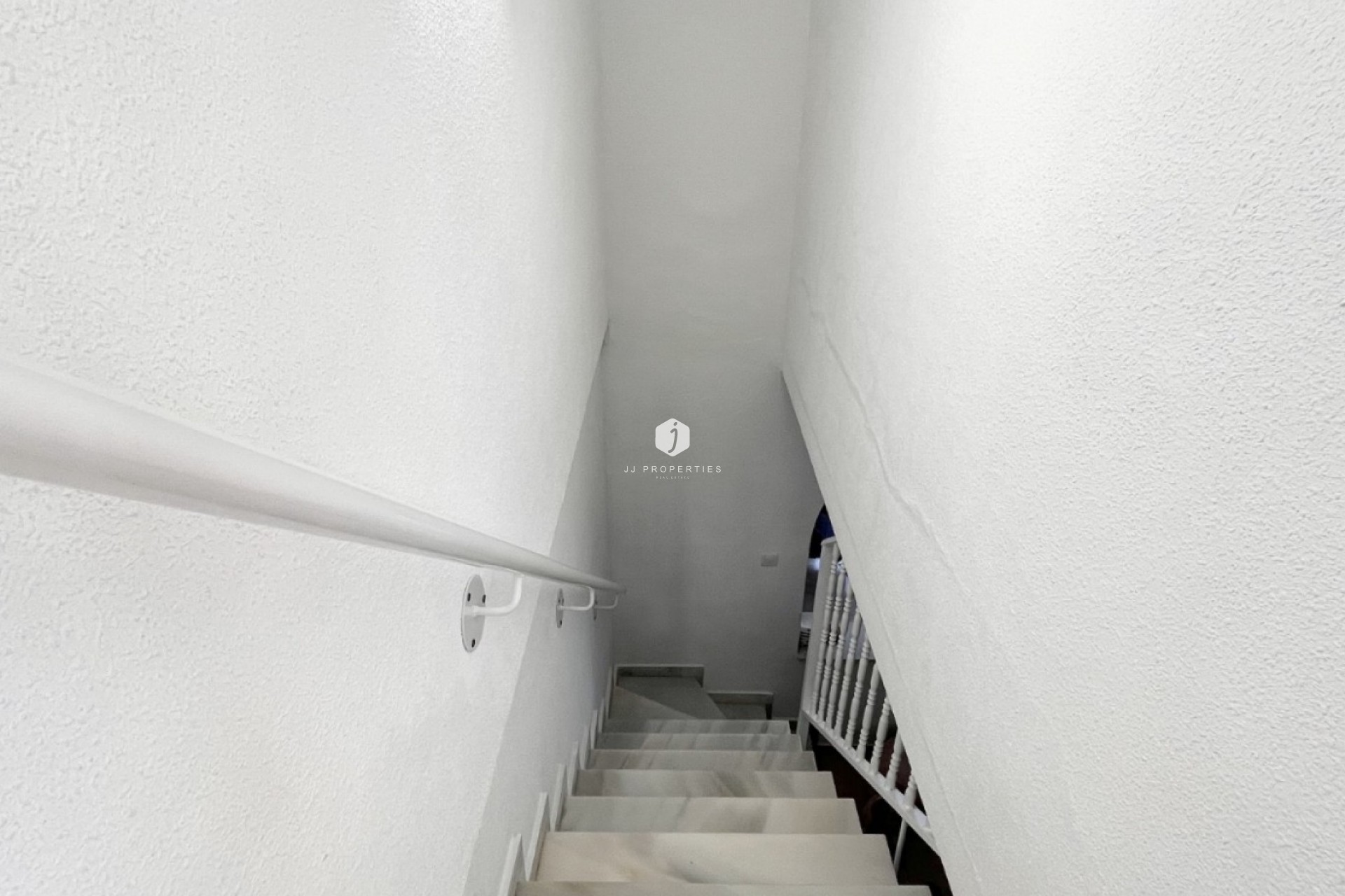 Resale - Chalet -
Torrevieja - Costa Blanca