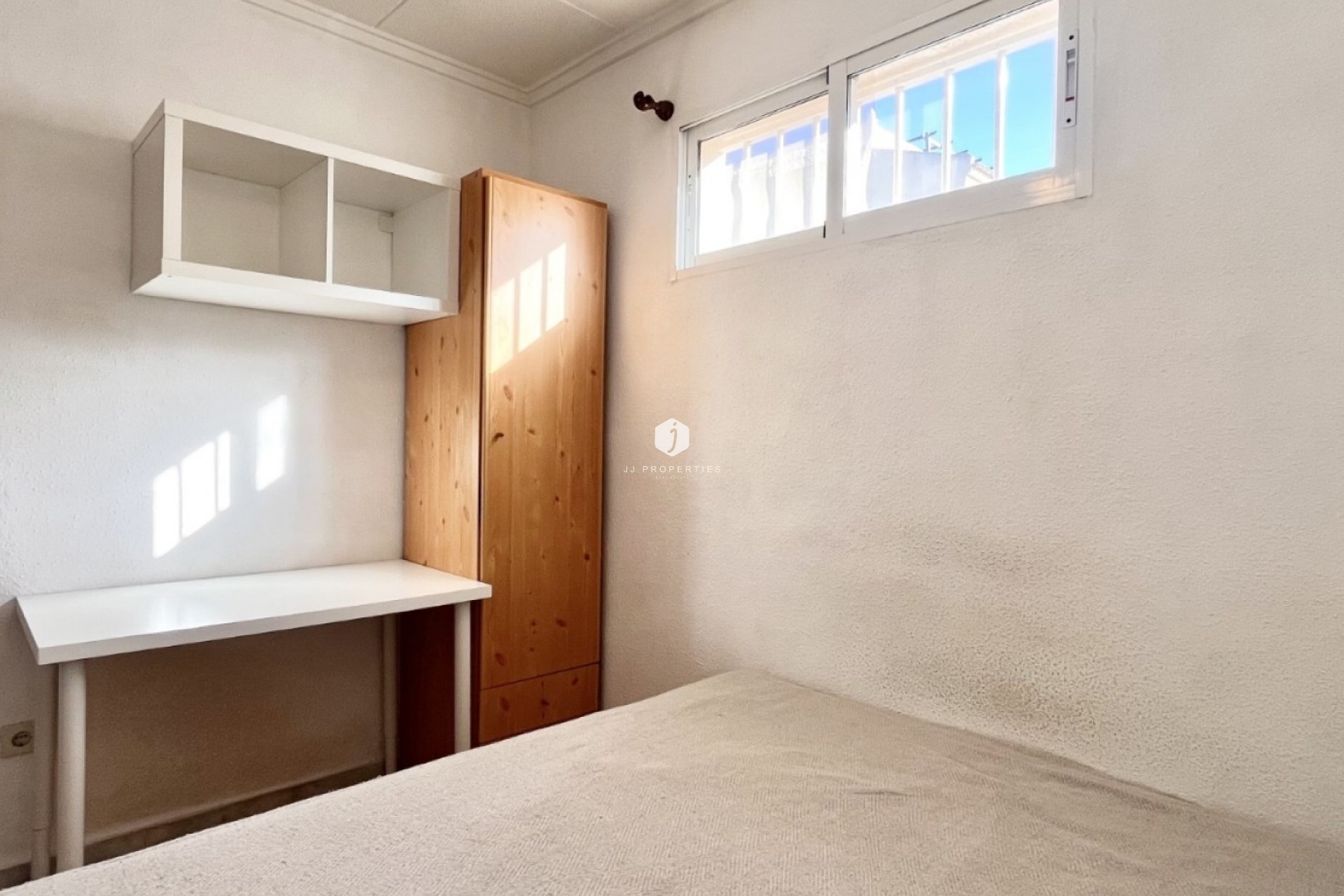 Resale - Chalet -
Torrevieja - Costa Blanca