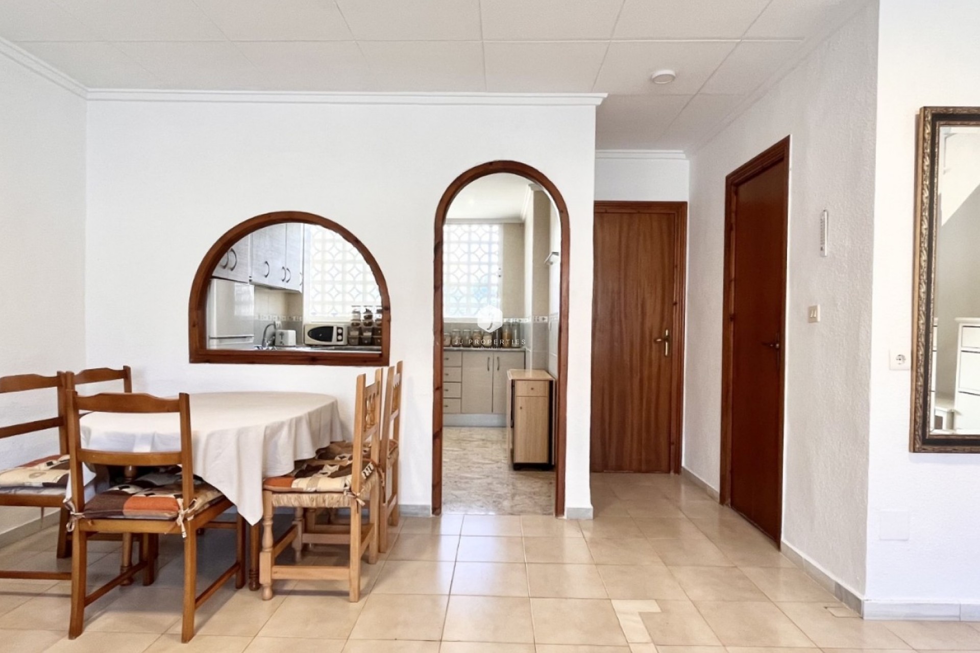 Resale - Chalet -
Torrevieja - Costa Blanca