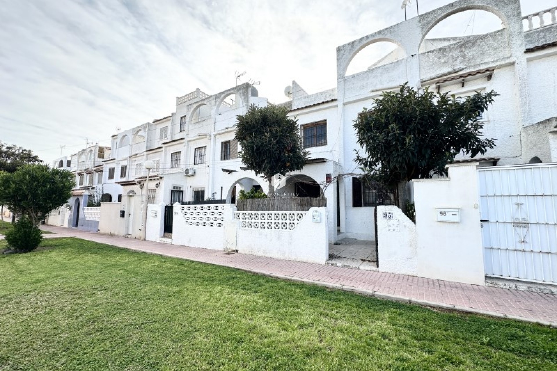 Resale - Chalet -
Torrevieja - Costa Blanca