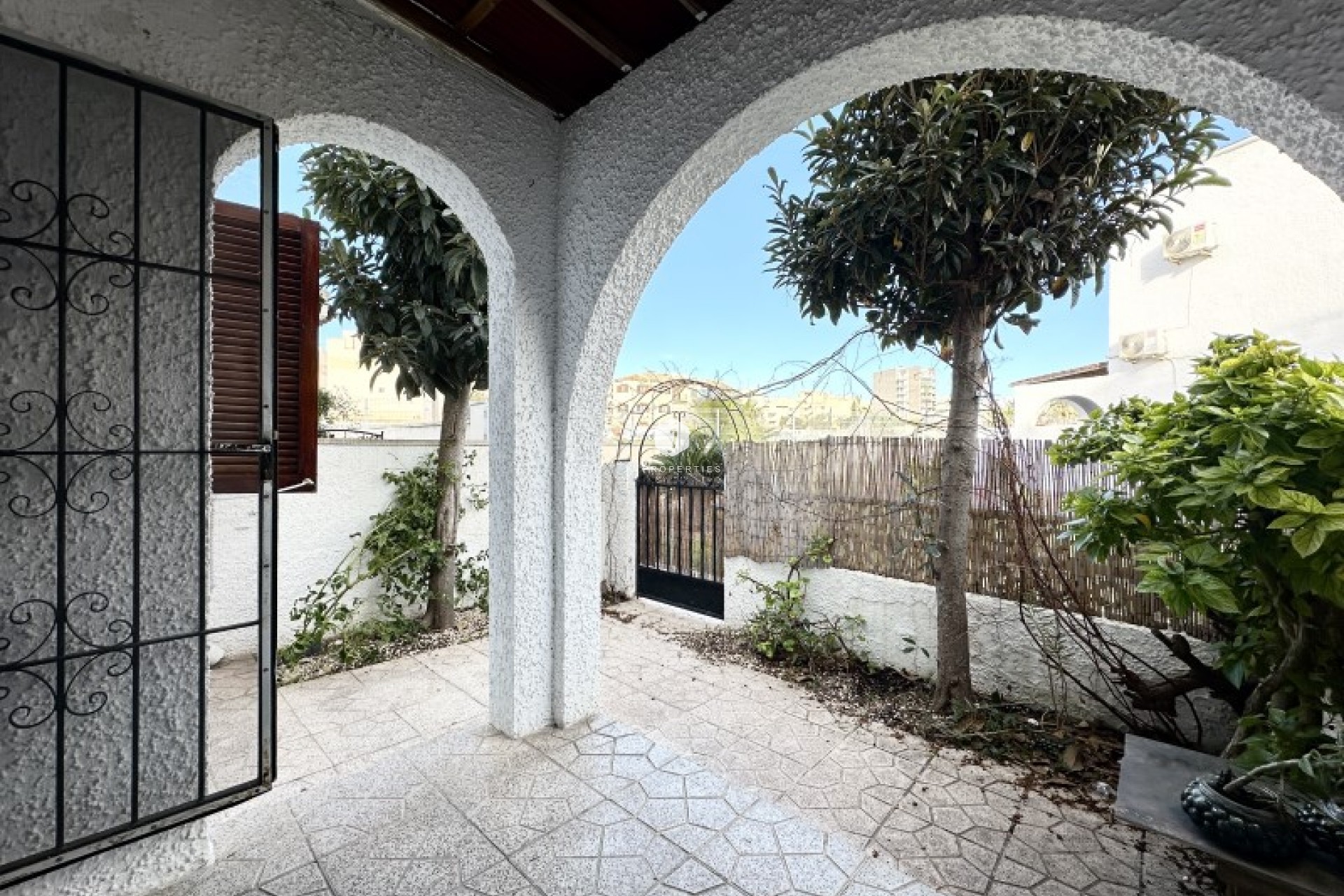 Resale - Chalet -
Torrevieja - Costa Blanca