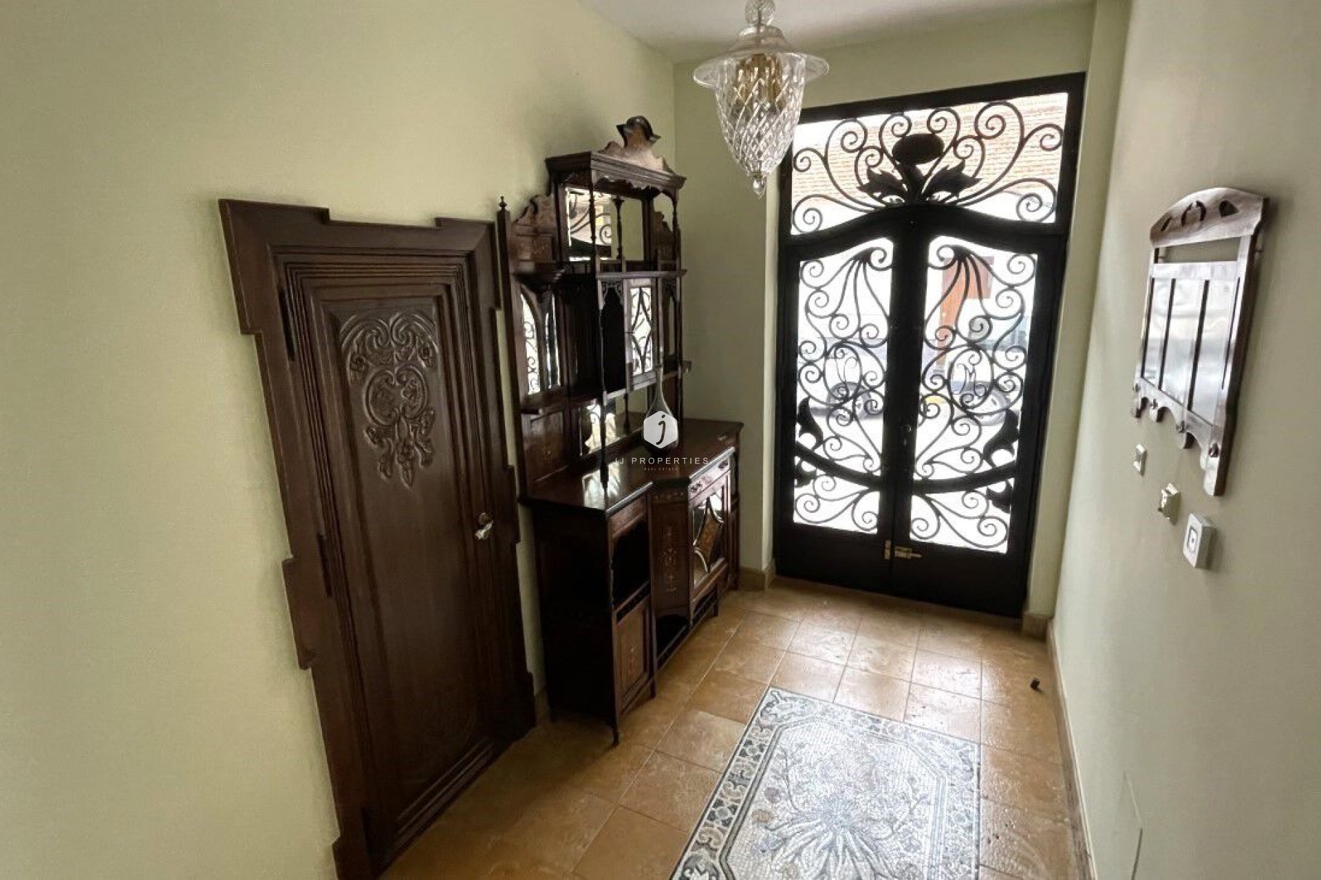 Resale - Chalet -
Torrevieja - Costa Blanca