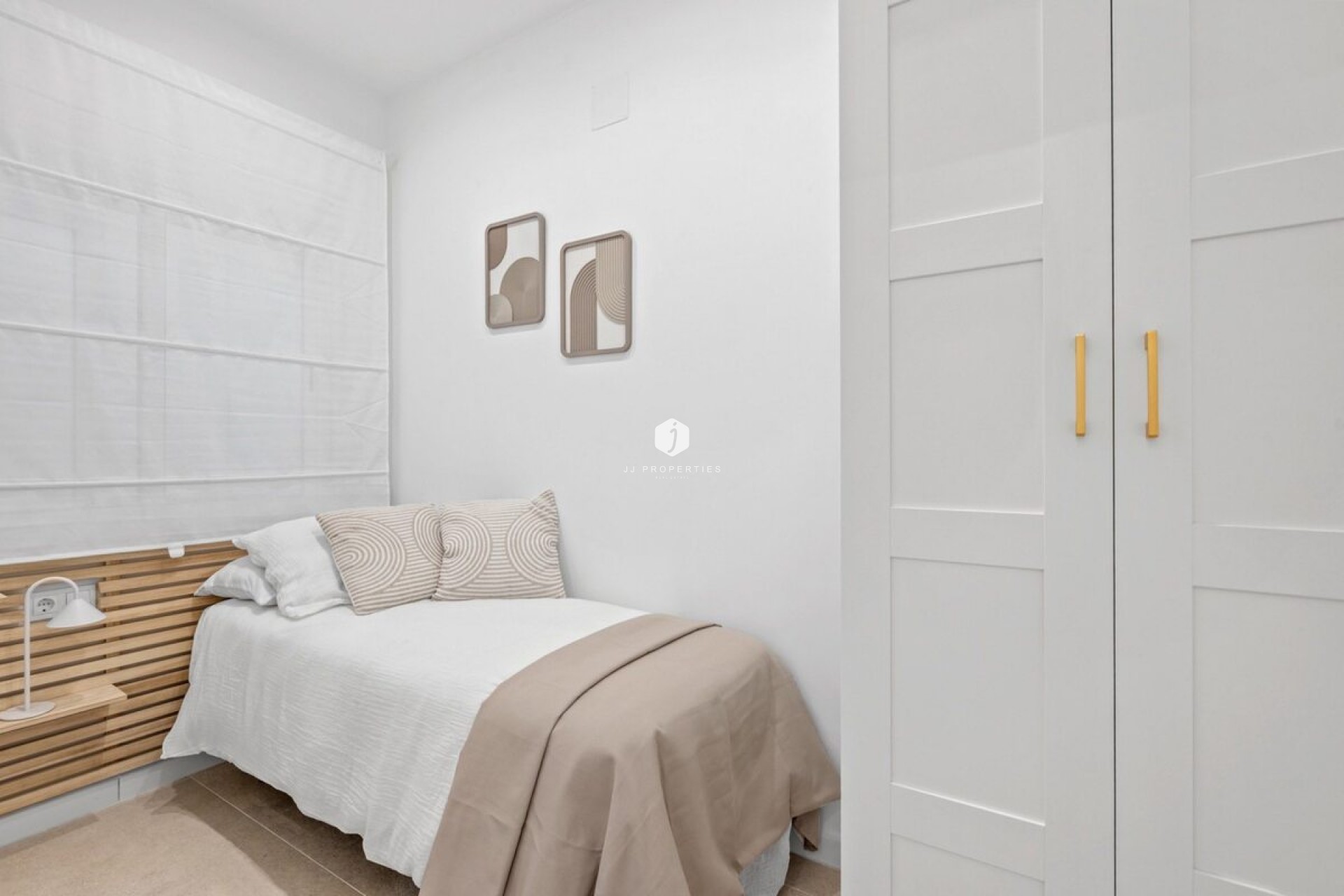 Resale - Chalet -
Torrevieja - Costa Blanca