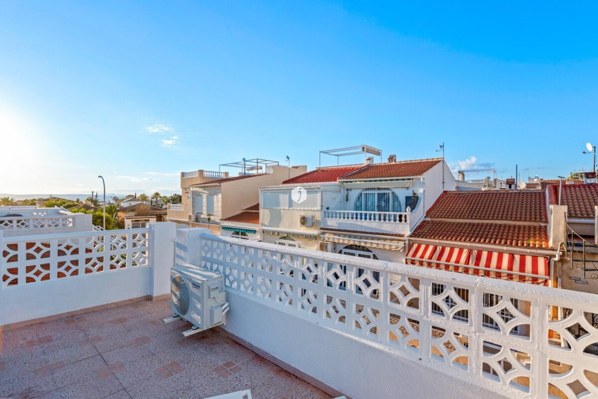 Resale - Chalet -
Torrevieja - Costa Blanca