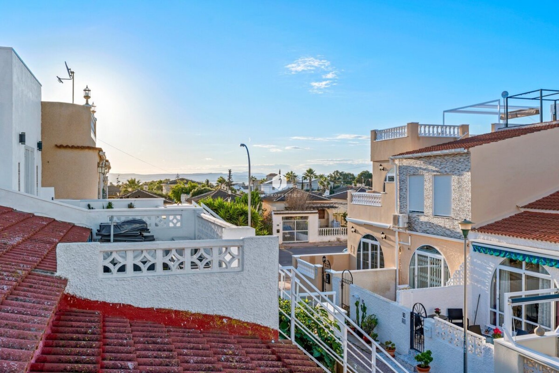 Resale - Chalet -
Torrevieja - Costa Blanca