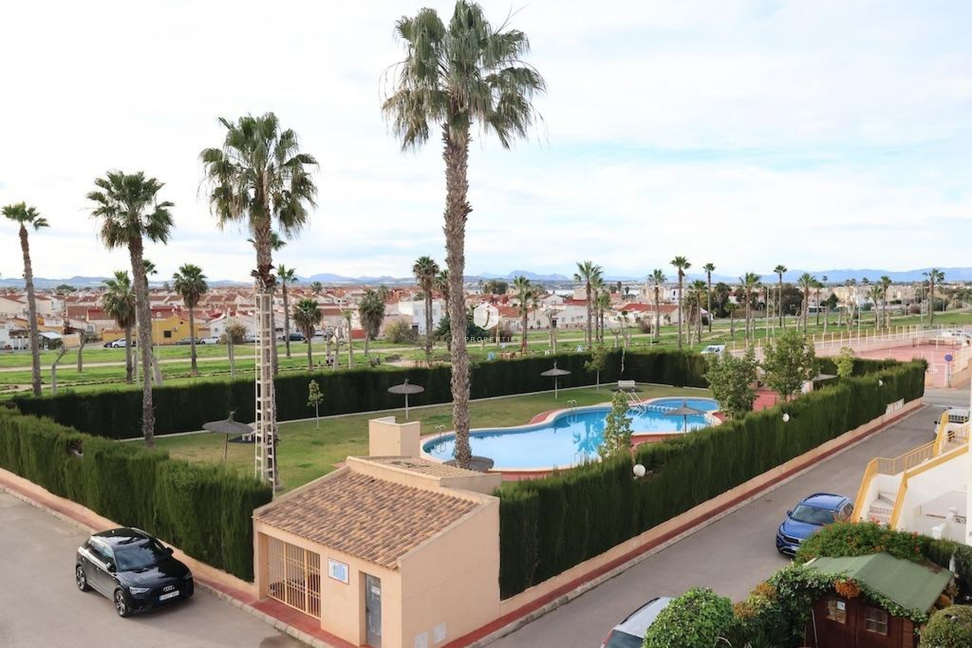 Resale - Chalet -
Torrevieja - Costa Blanca