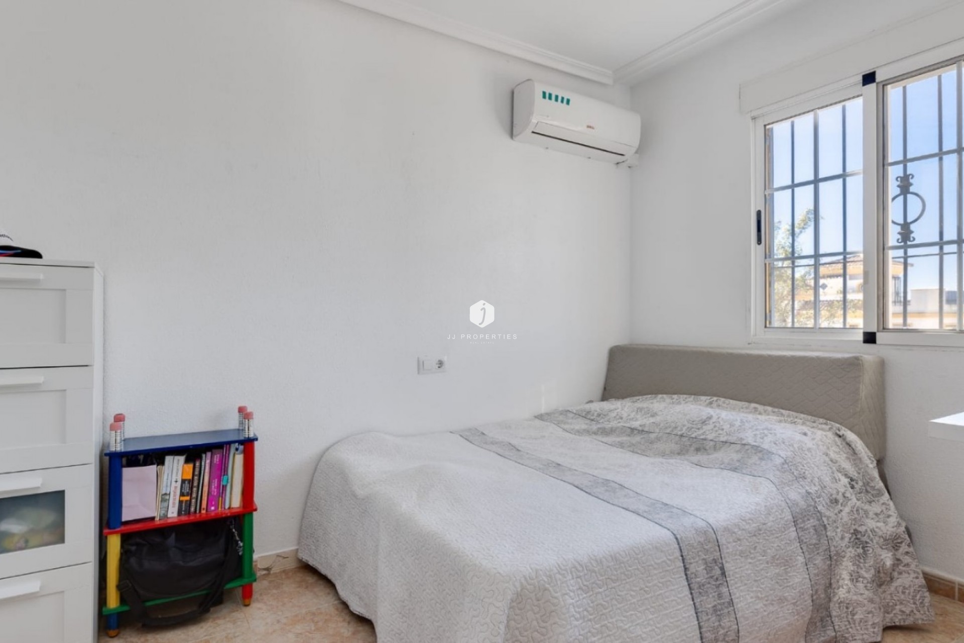 Resale - Chalet -
Torrevieja - Costa Blanca