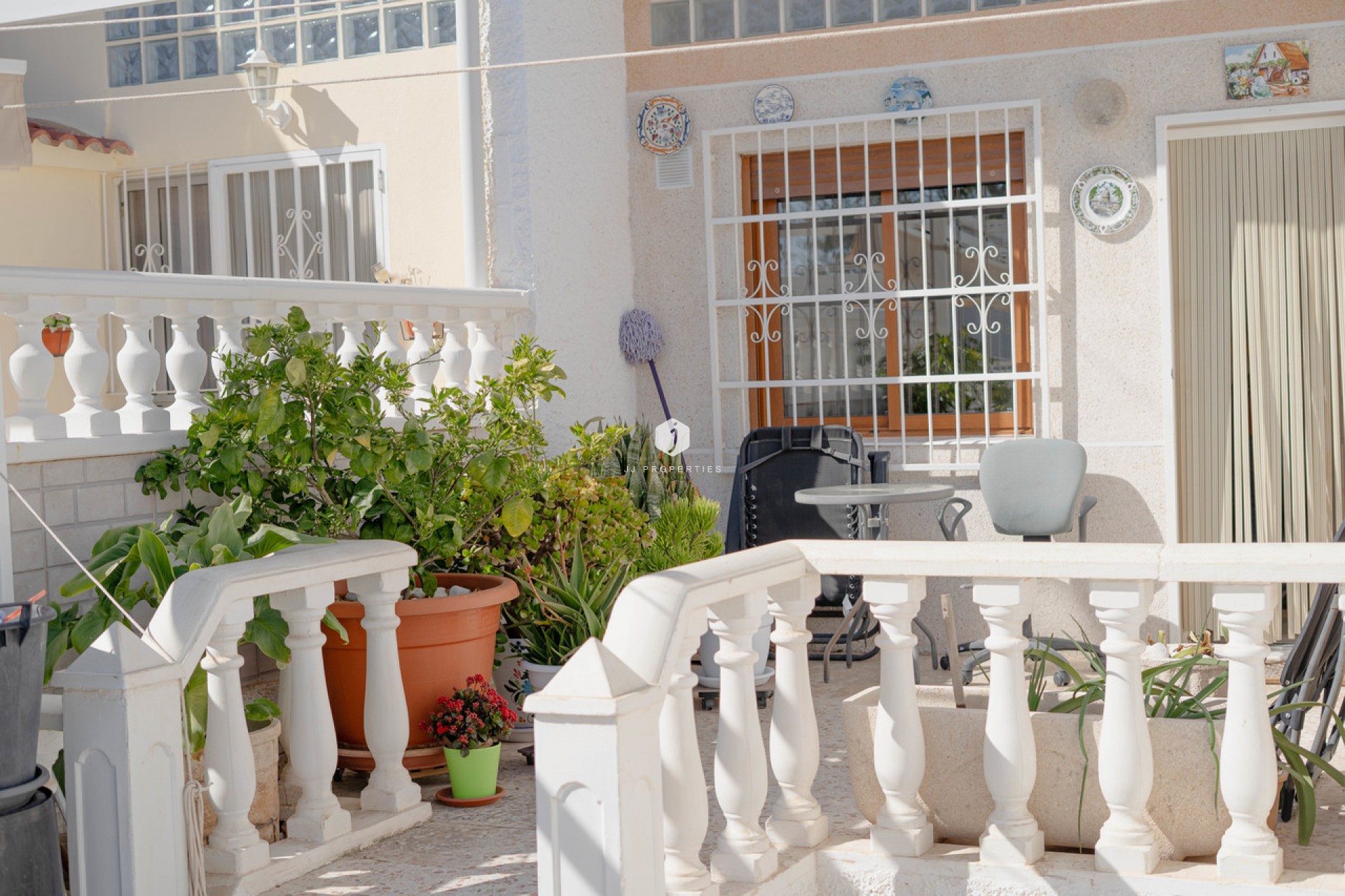 Resale - Chalet -
Torrevieja - Costa Blanca
