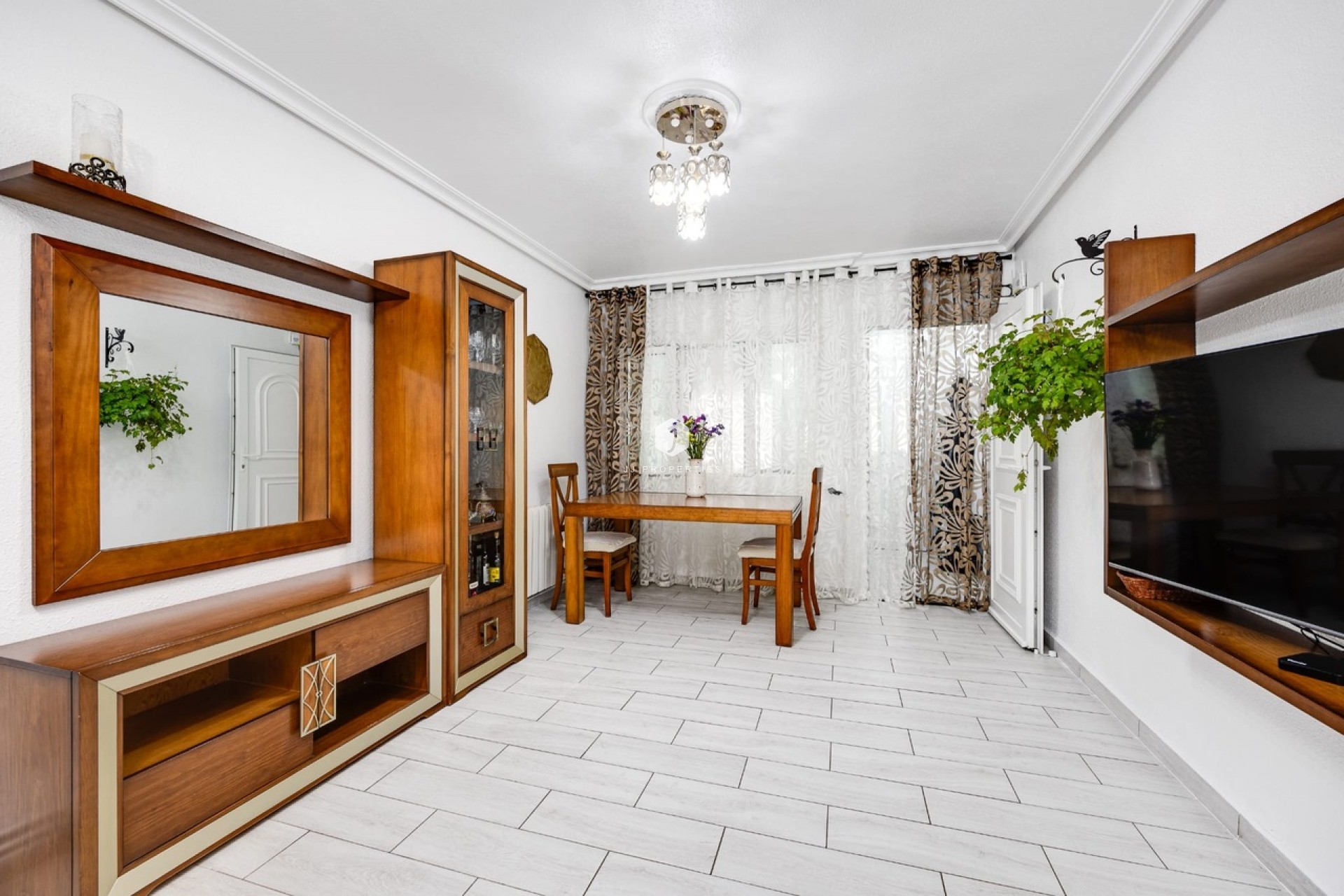 Resale - Chalet -
Torrevieja - Costa Blanca