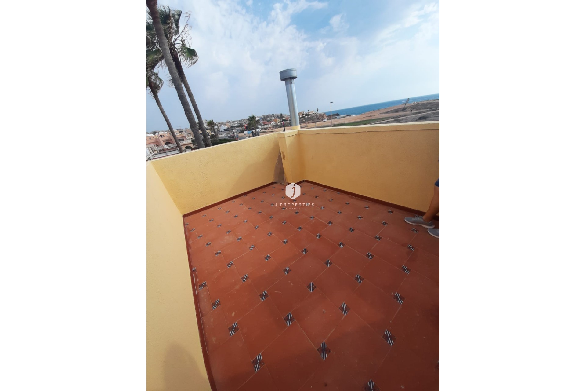 Resale - Chalet -
Torrevieja - Costa Blanca