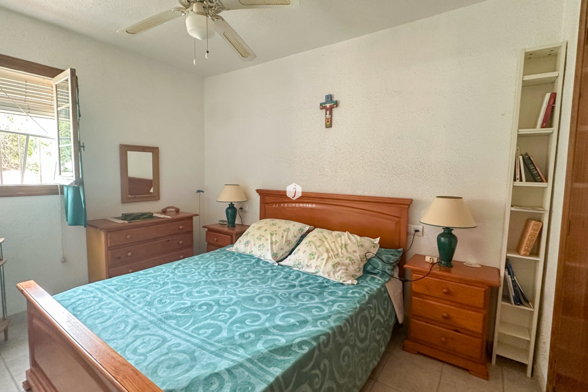 Resale - Chalet -
Torrevieja - Costa Blanca