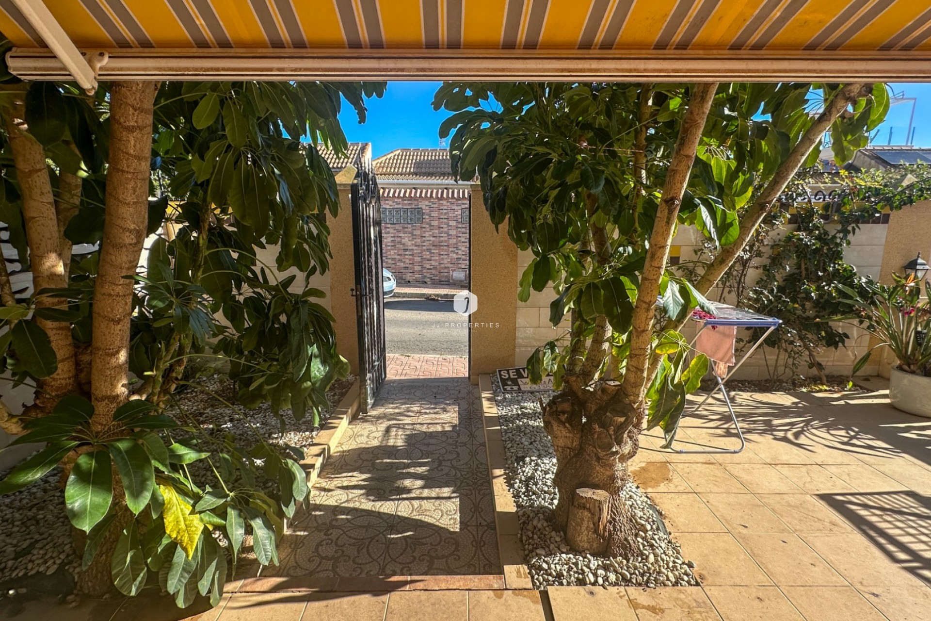 Resale - Chalet -
Torrevieja - Costa Blanca