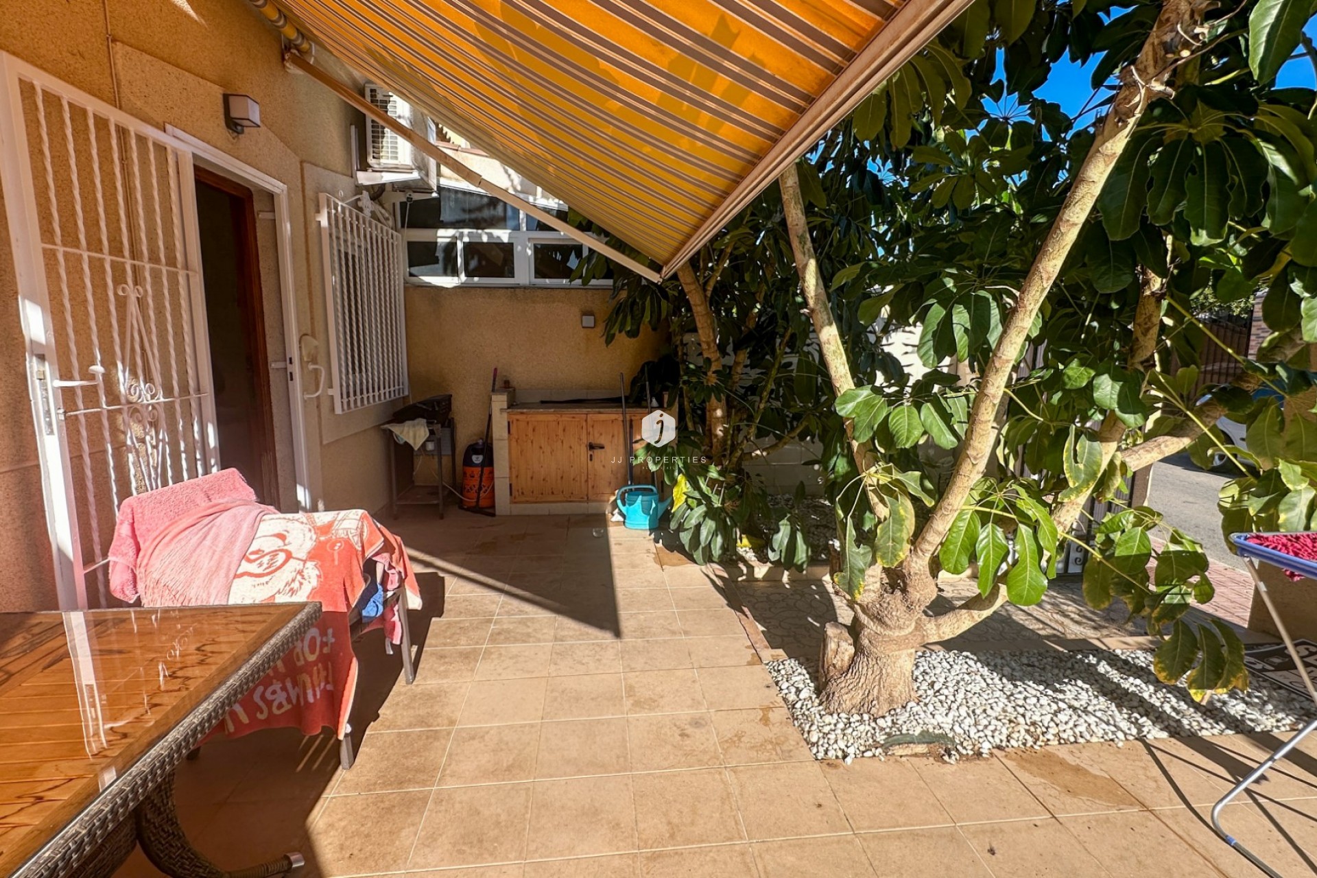 Resale - Chalet -
Torrevieja - Costa Blanca