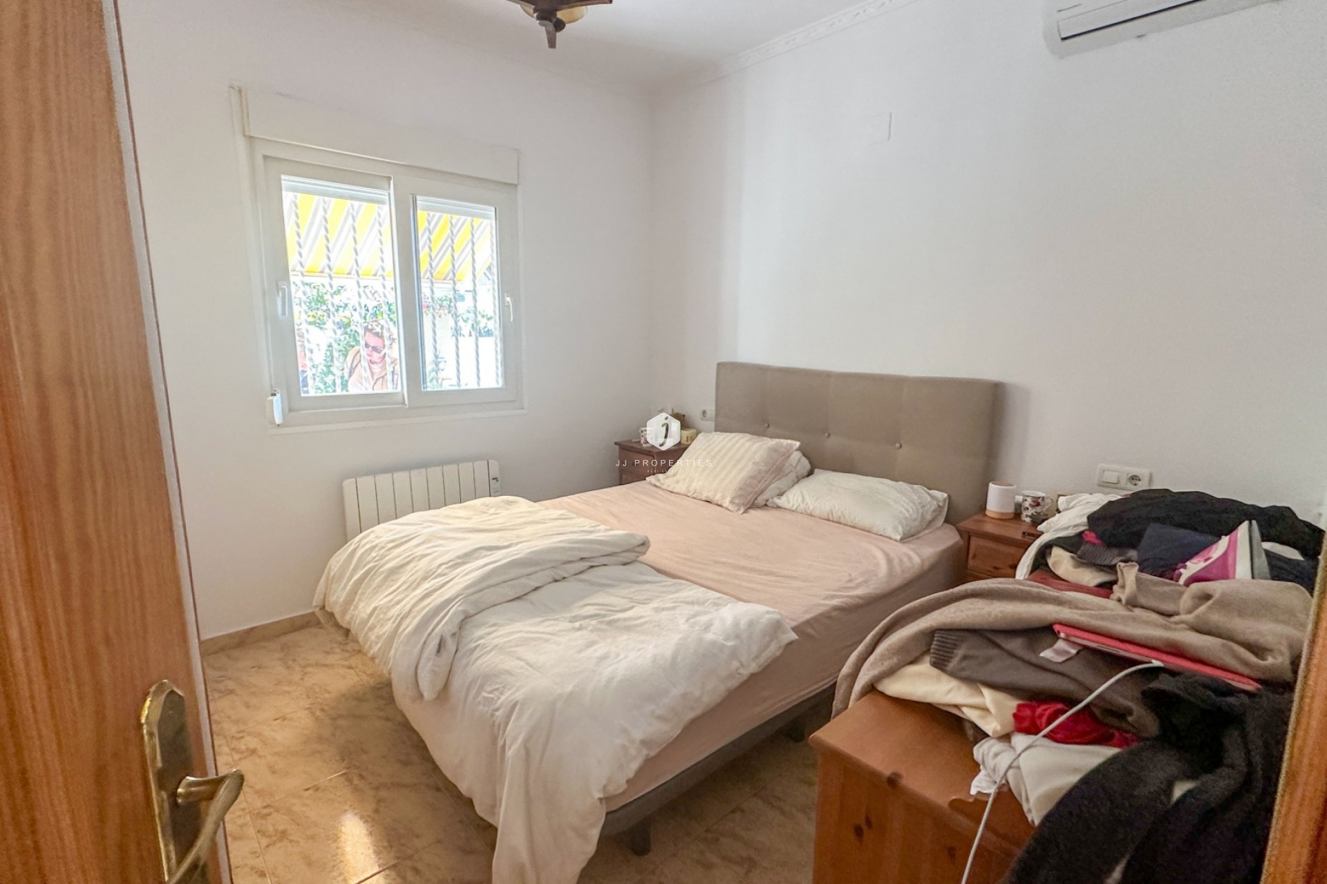 Resale - Chalet -
Torrevieja - Costa Blanca