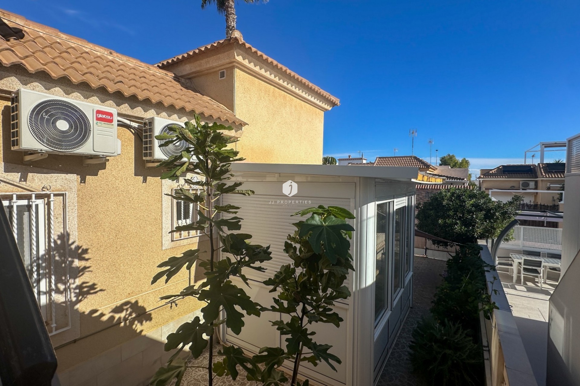 Resale - Chalet -
Torrevieja - Costa Blanca