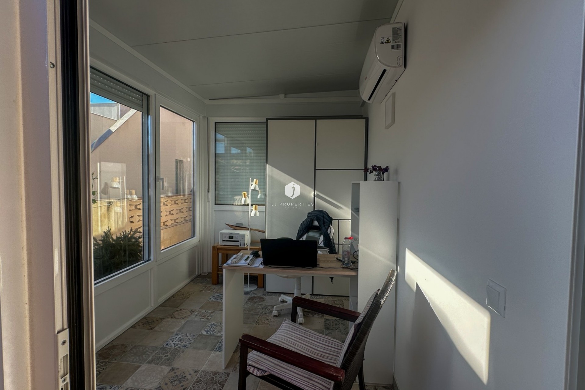 Resale - Chalet -
Torrevieja - Costa Blanca