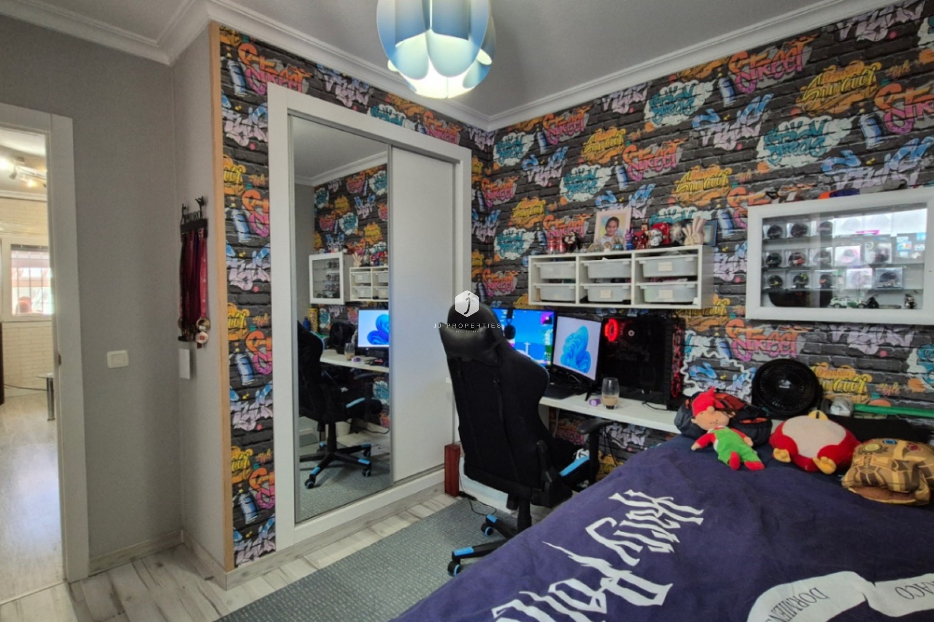 Resale - Chalet -
Torrevieja - Costa Blanca