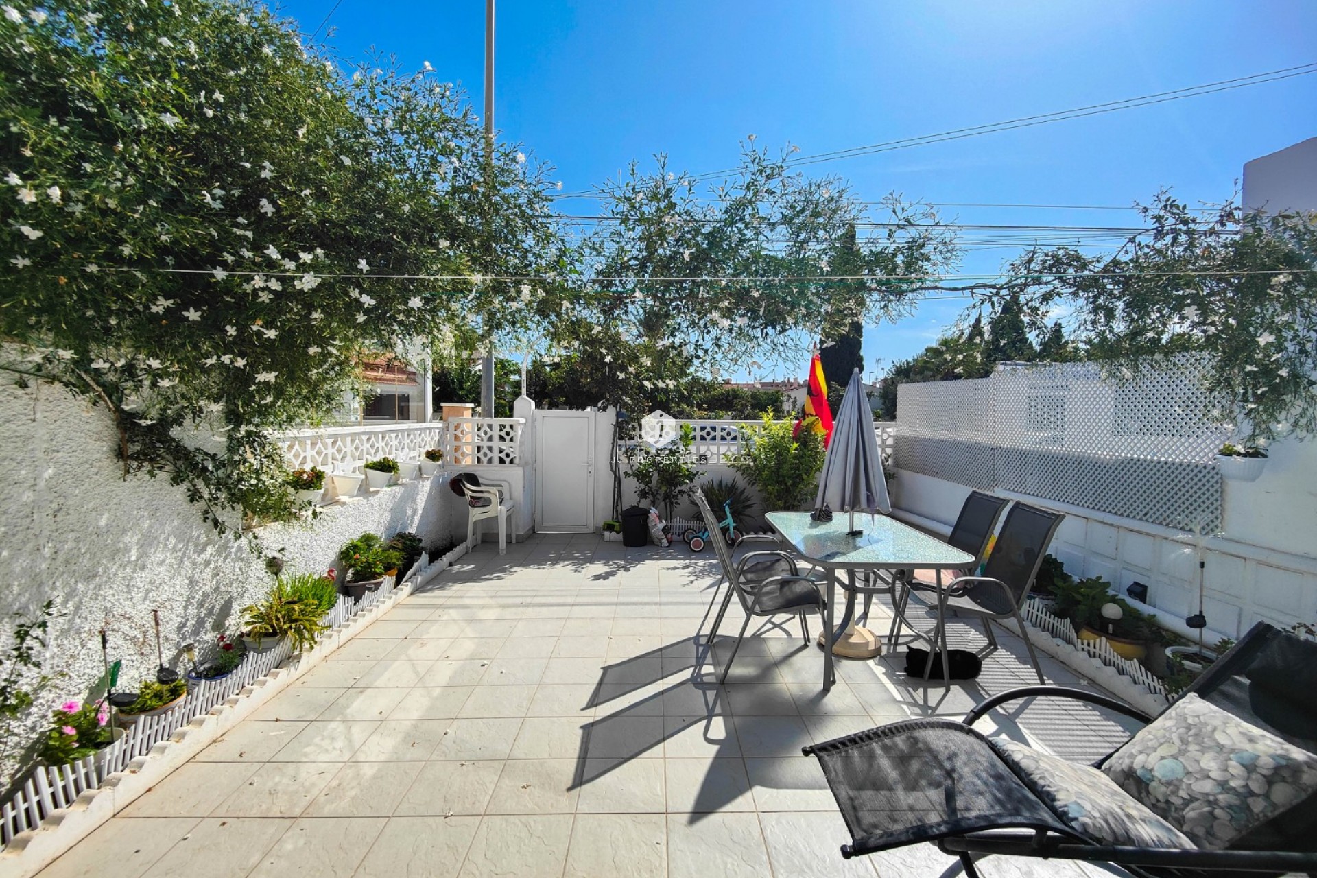 Resale - Chalet -
Torrevieja - Costa Blanca
