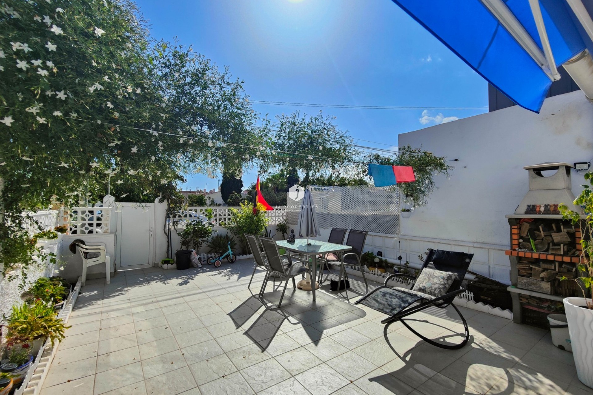 Resale - Chalet -
Torrevieja - Costa Blanca