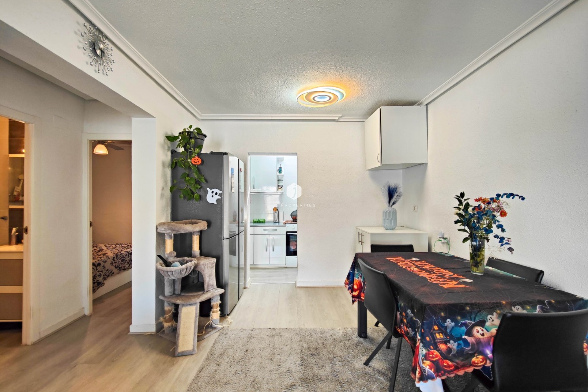 Resale - Chalet -
Torrevieja - Costa Blanca