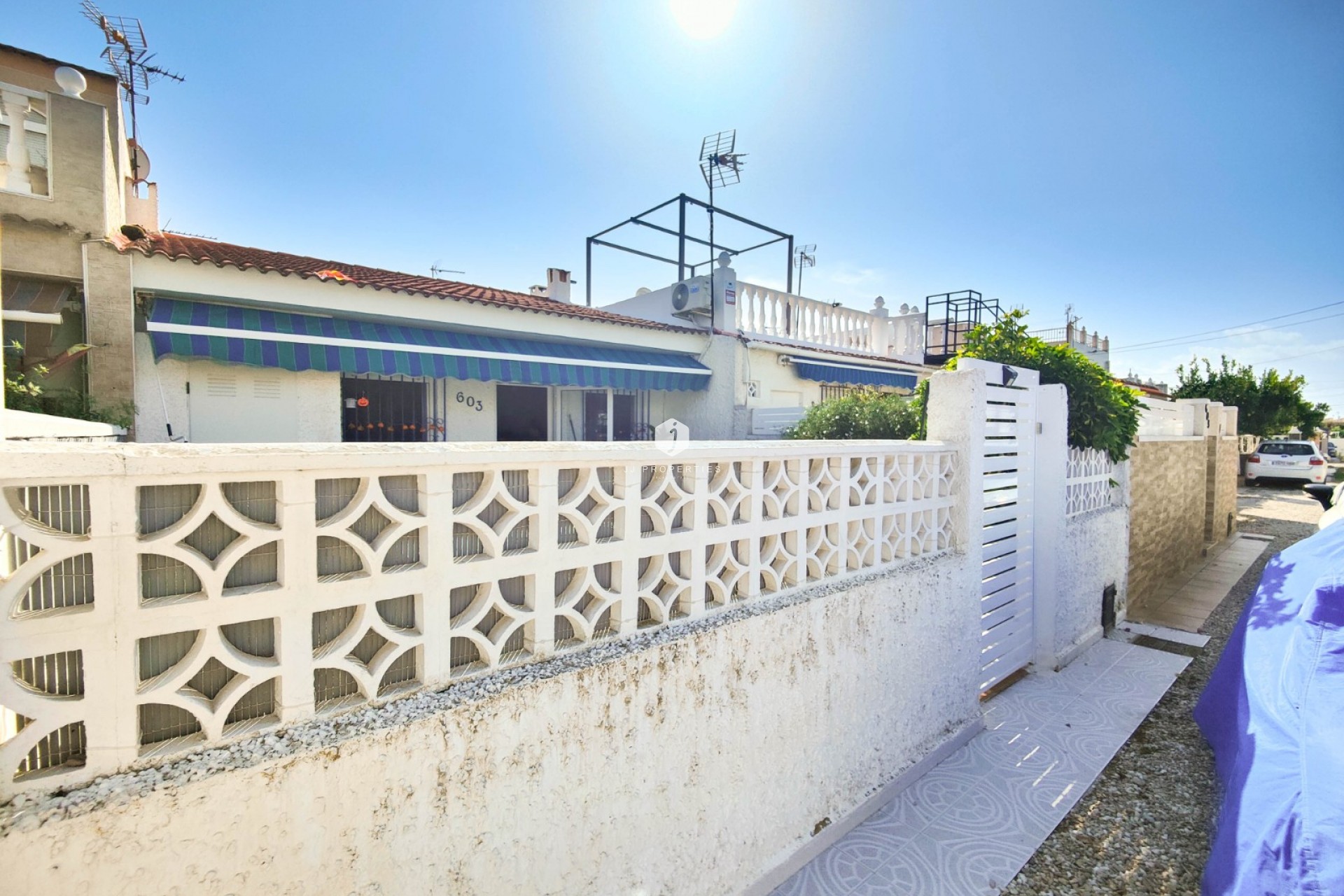 Resale - Chalet -
Torrevieja - Costa Blanca