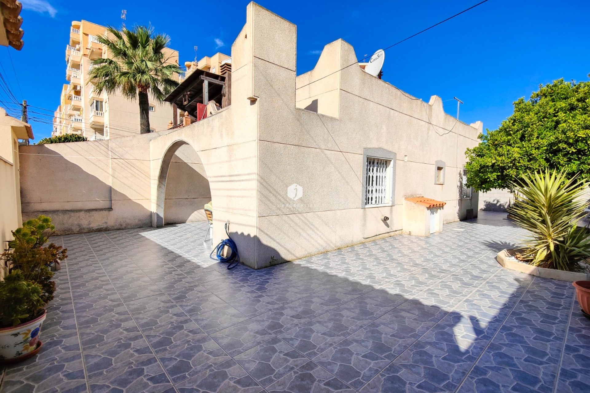 Resale - Chalet -
Torrevieja - Costa Blanca