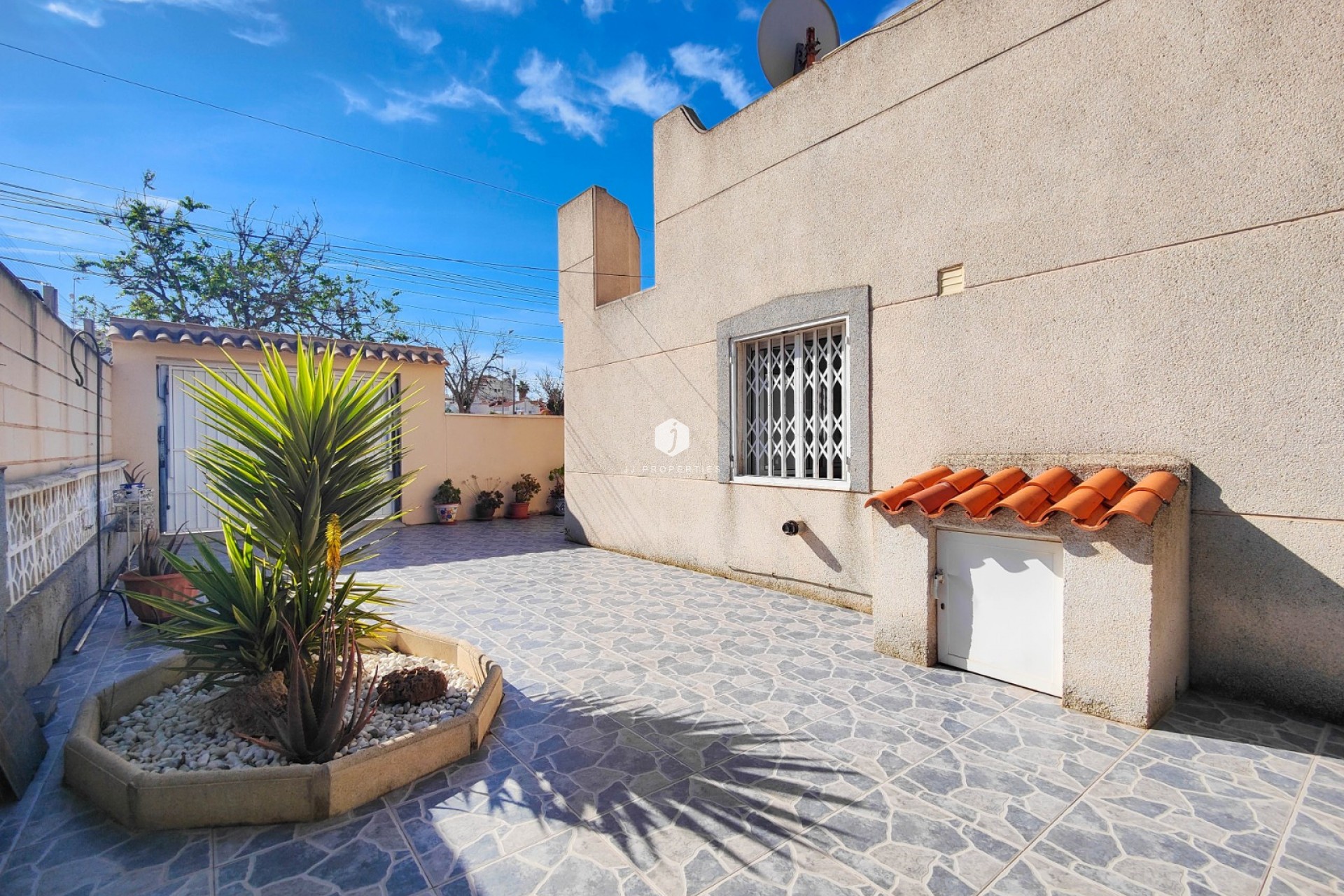 Resale - Chalet -
Torrevieja - Costa Blanca