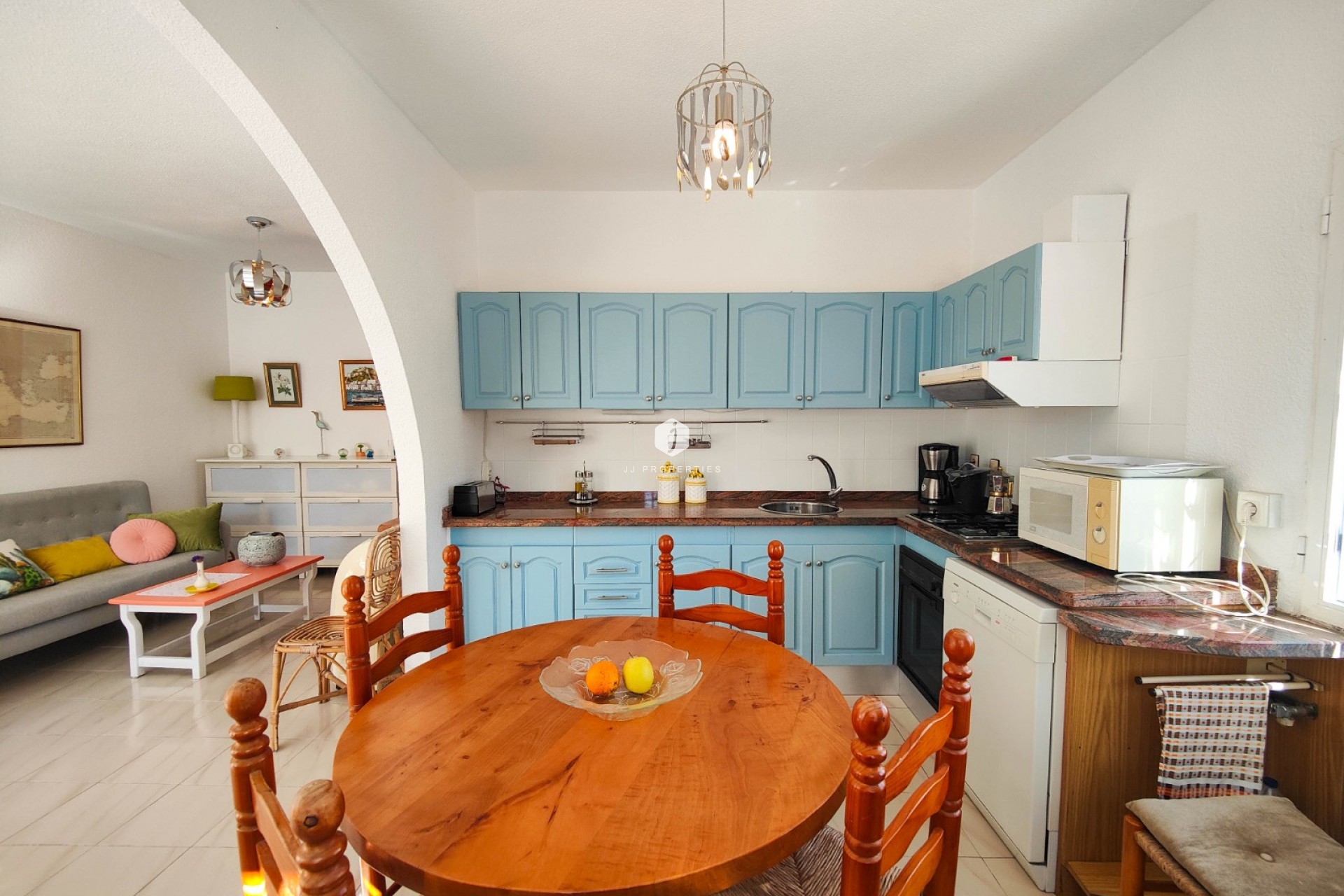 Resale - Chalet -
Torrevieja - Costa Blanca