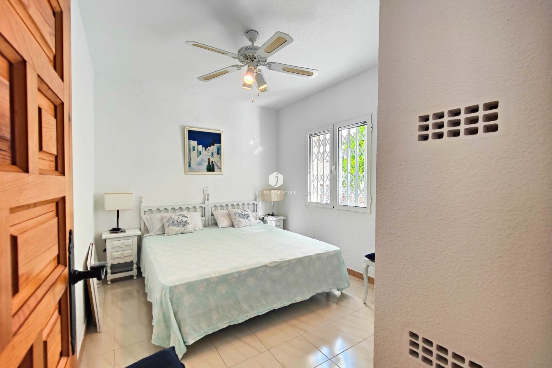 Resale - Chalet -
Torrevieja - Costa Blanca
