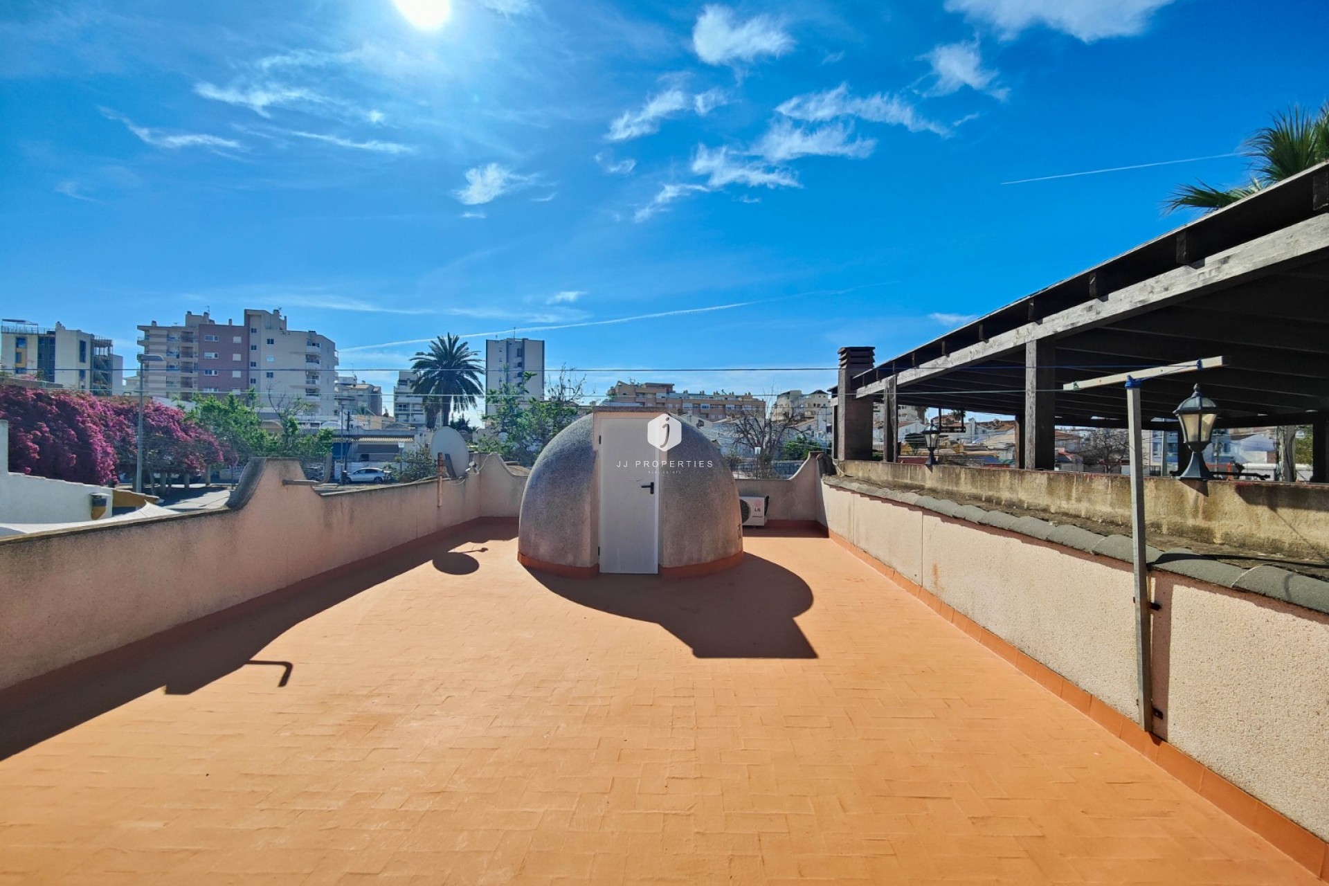 Resale - Chalet -
Torrevieja - Costa Blanca