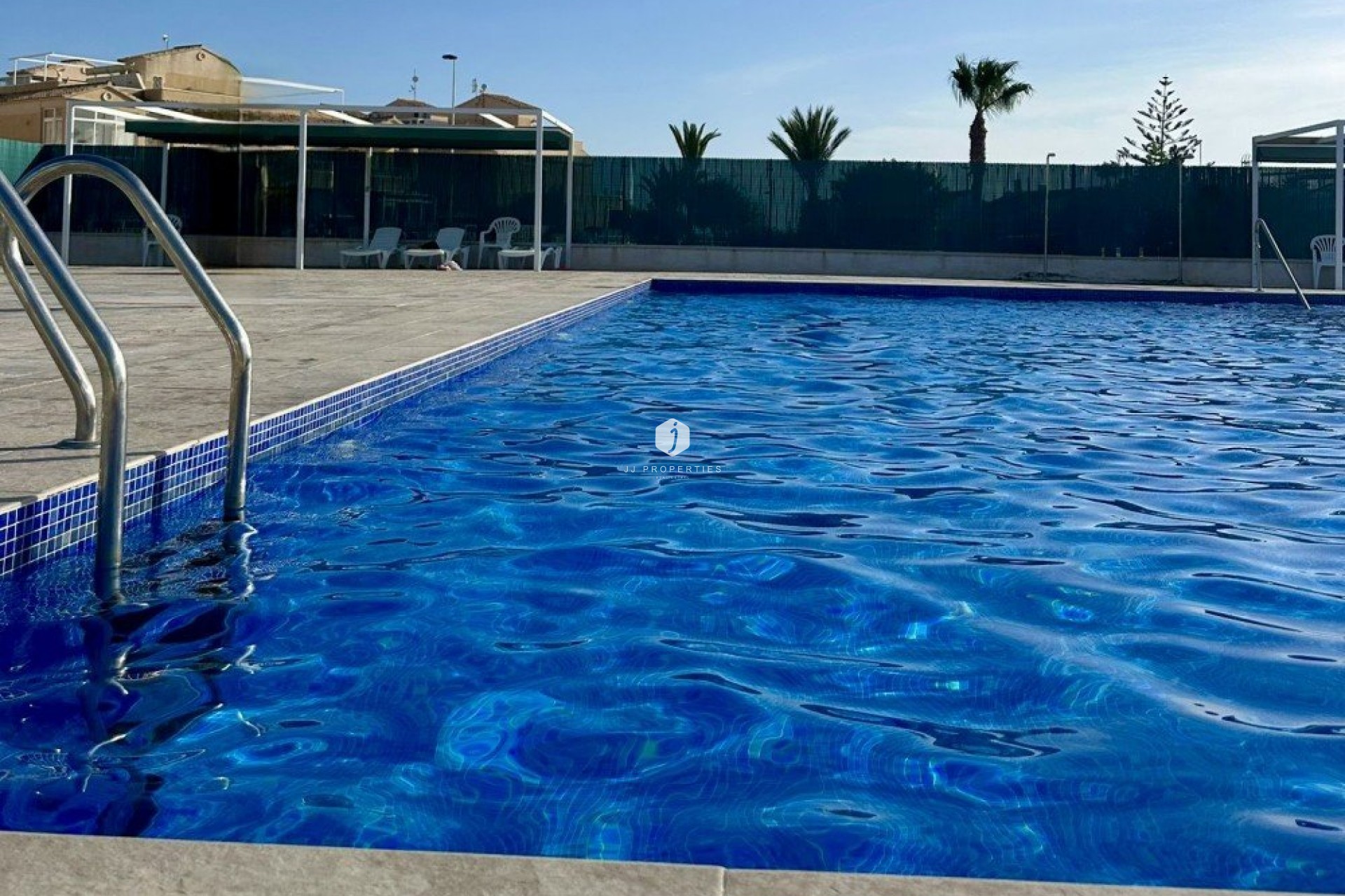 Resale - Chalet -
Torrevieja - Costa Blanca