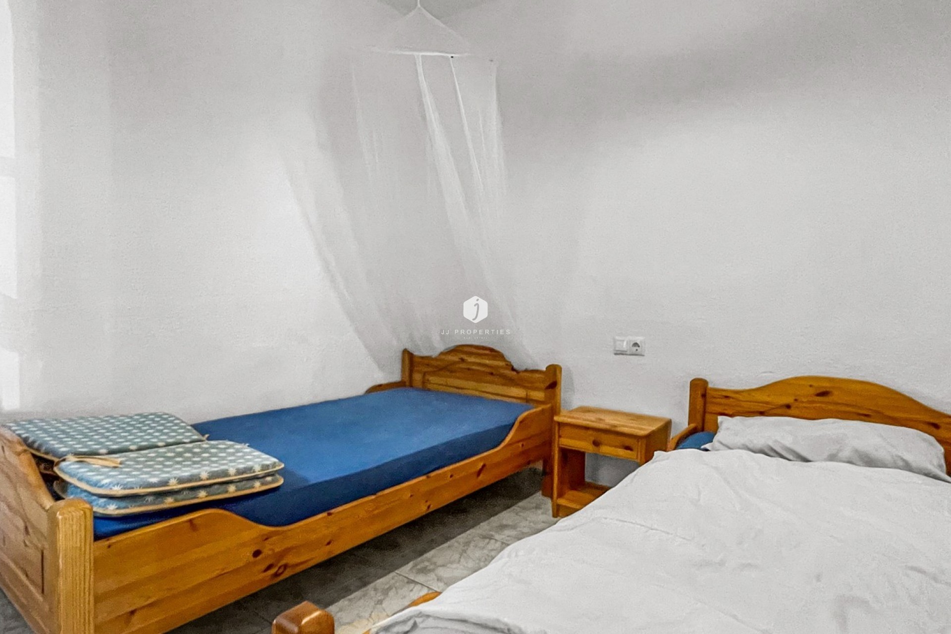 Resale - Chalet -
Torrevieja - Costa Blanca