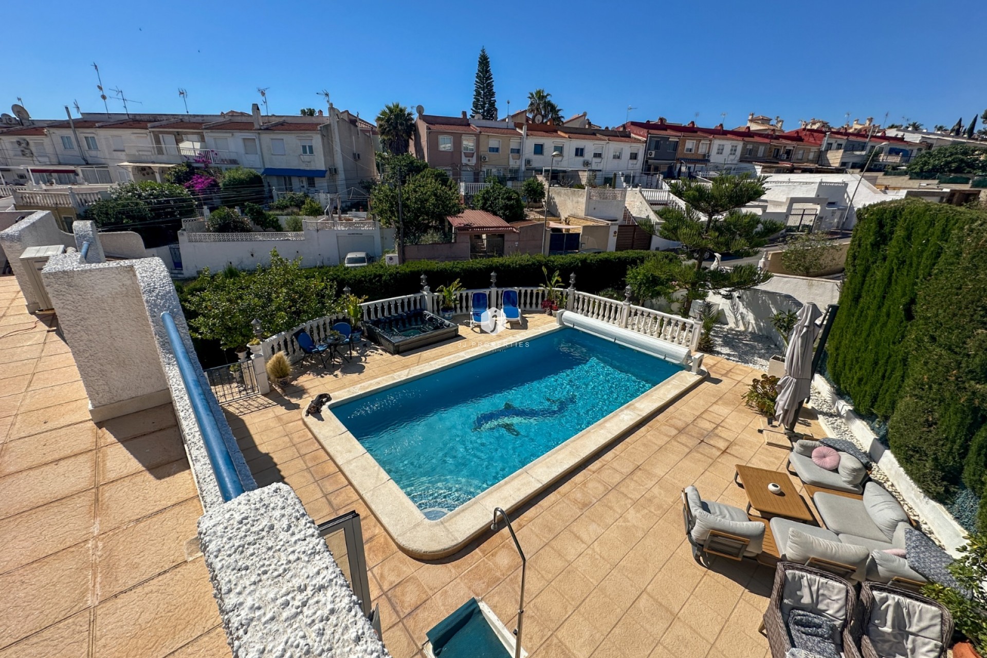 Resale - Chalet -
Torrevieja - Costa Blanca