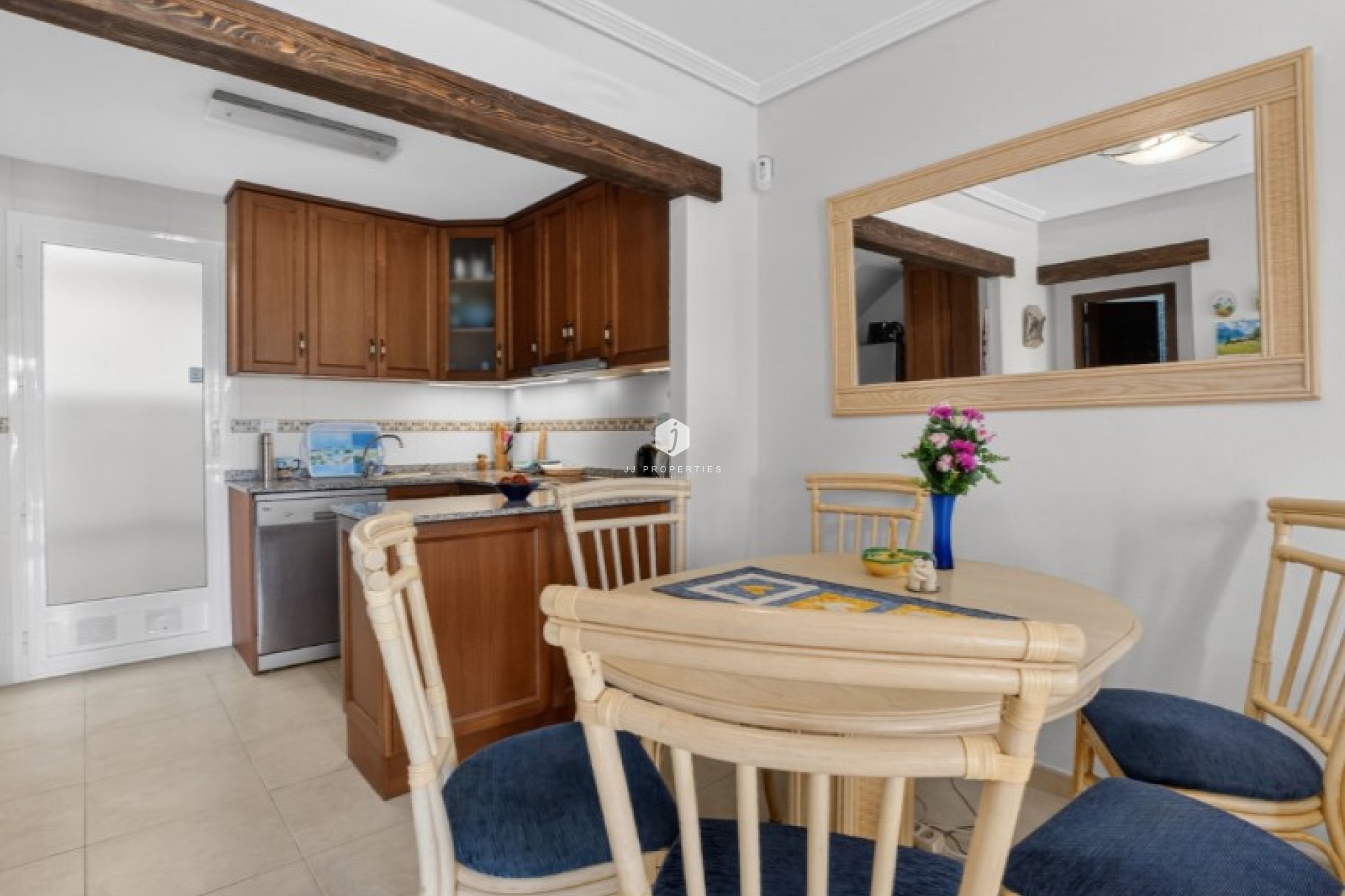 Resale - Chalet -
Torrevieja - Costa Blanca