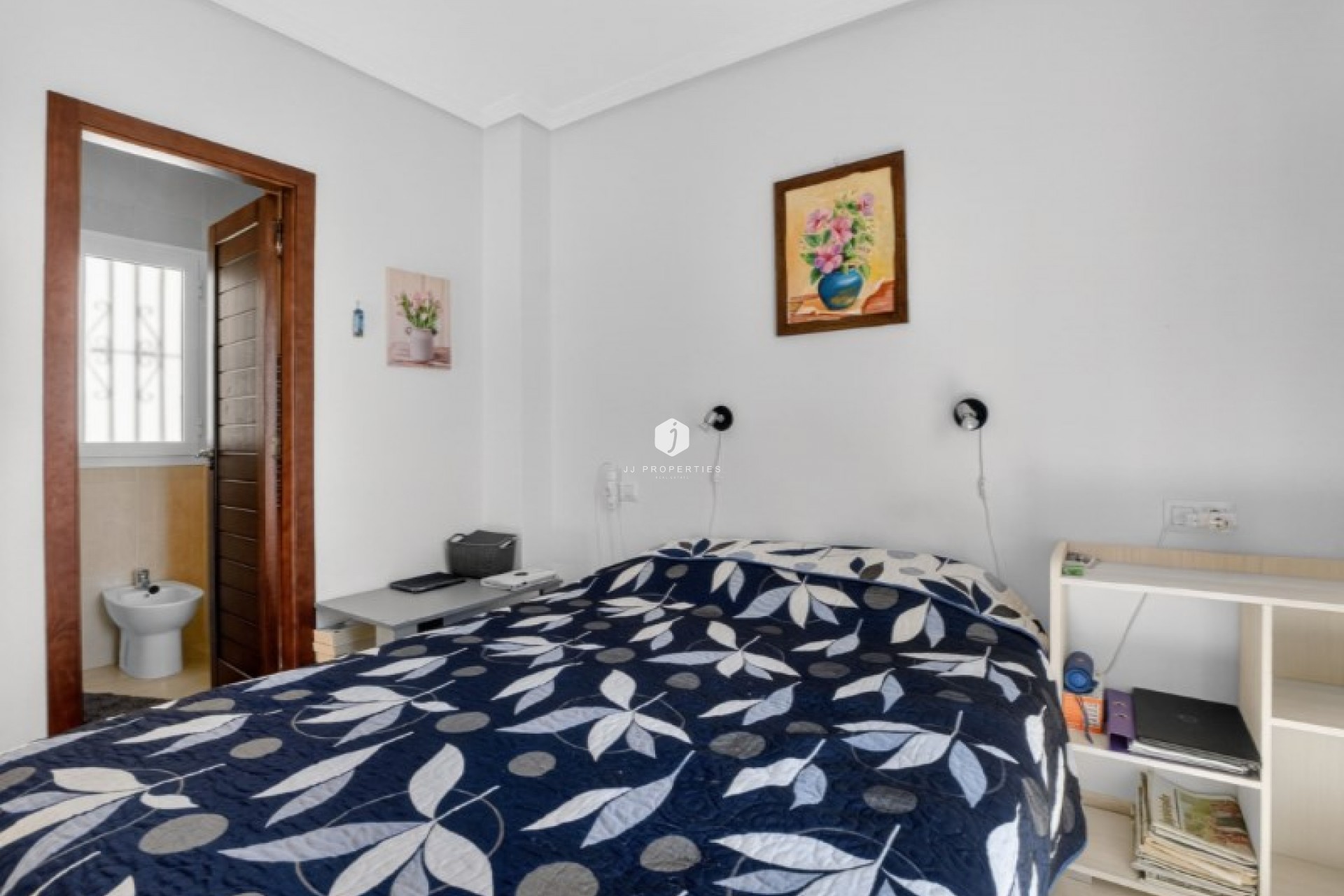 Resale - Chalet -
Torrevieja - Costa Blanca