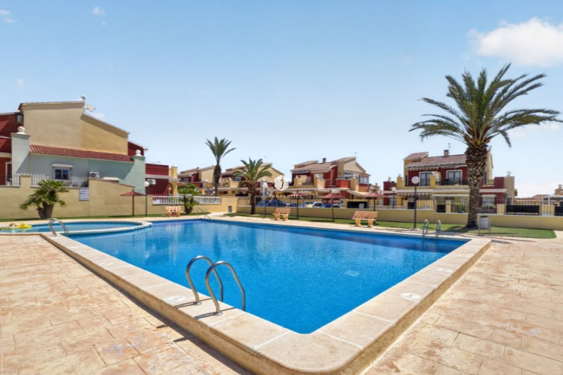 Resale - Chalet -
Torrevieja - Costa Blanca