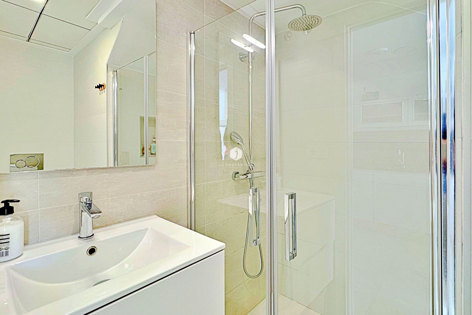 Resale - Chalet -
Torrevieja - Costa Blanca