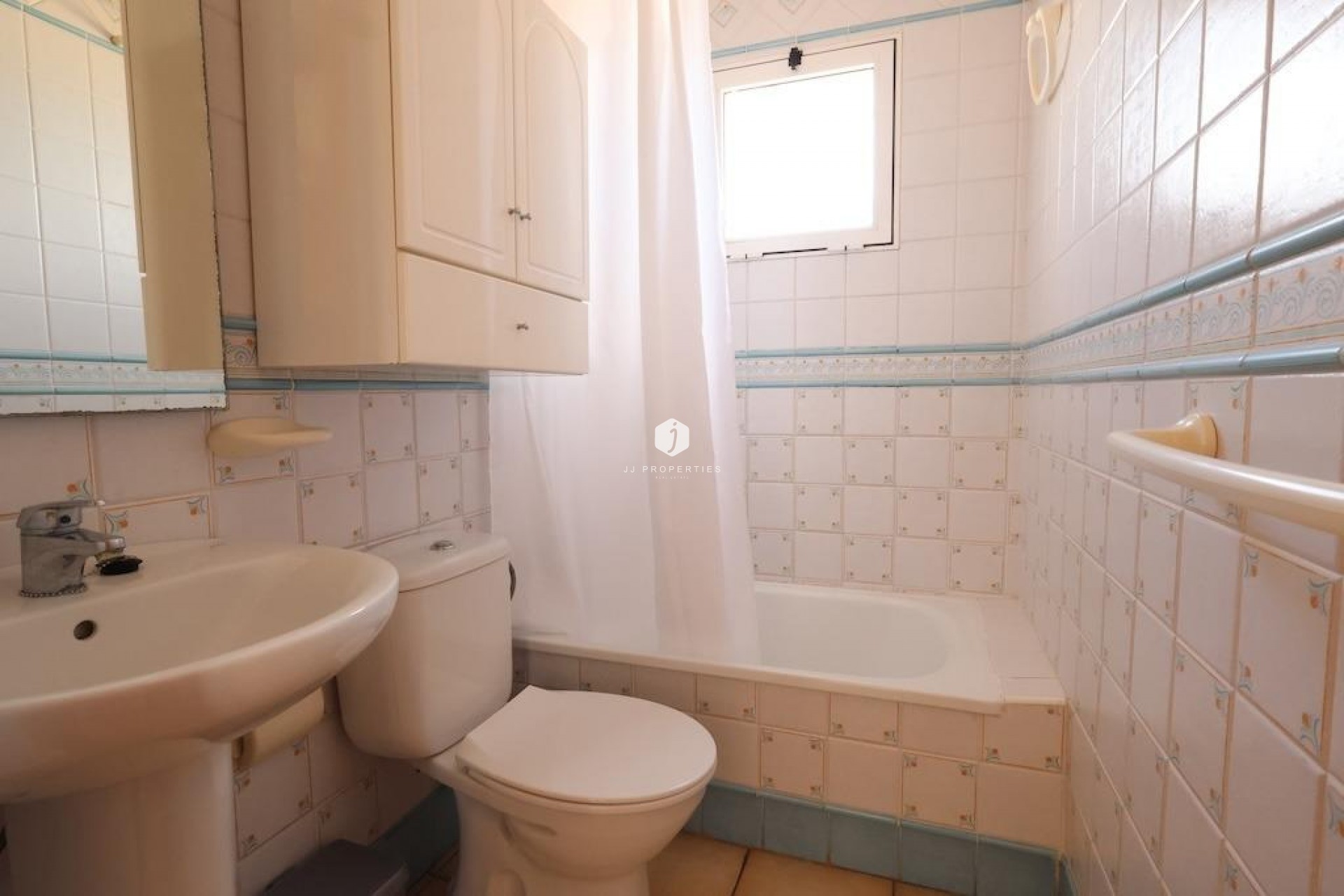 Resale - Chalet -
Torrevieja - Costa Blanca