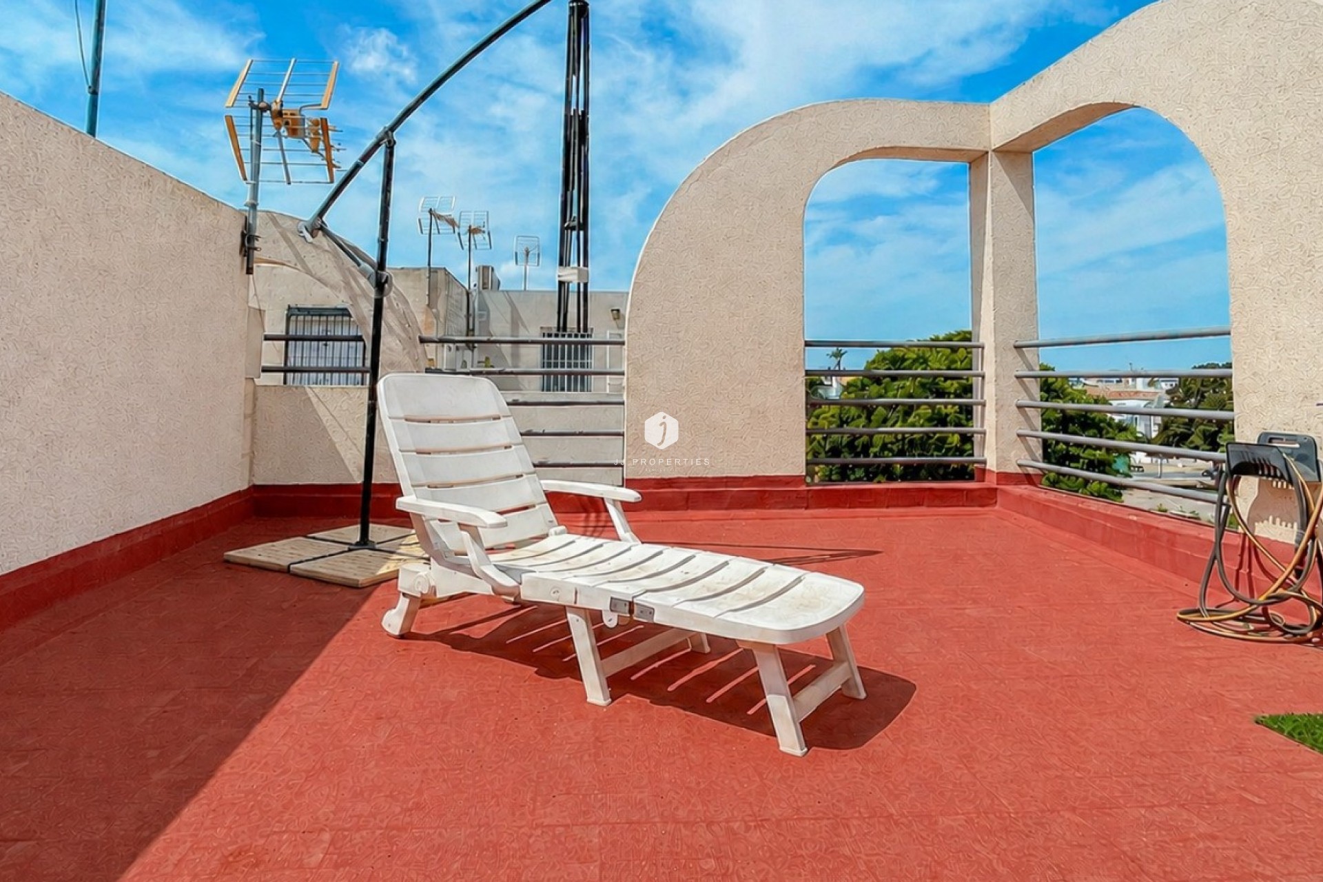 Resale - Chalet -
Torrevieja - Costa Blanca