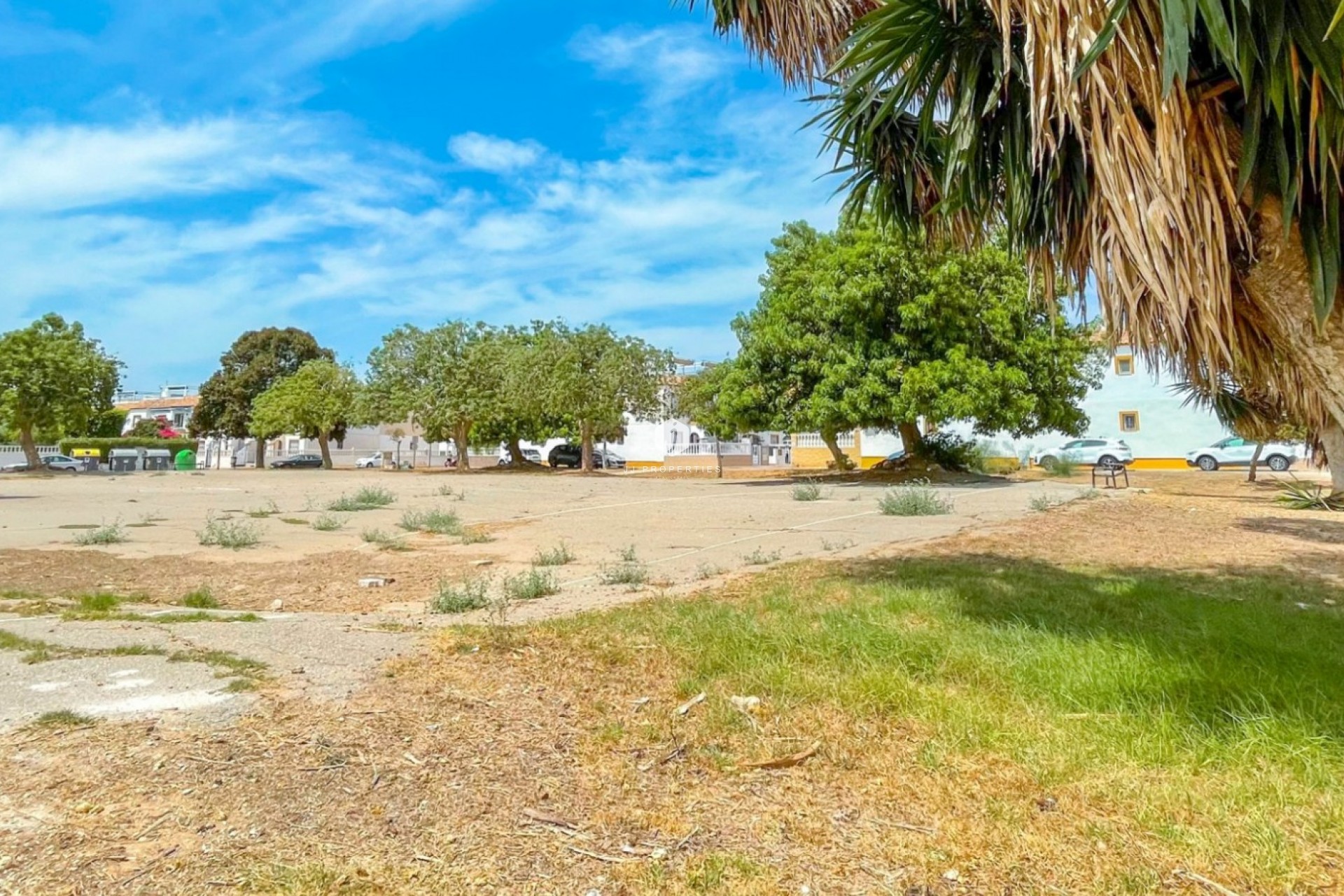 Resale - Chalet -
Torrevieja - Costa Blanca