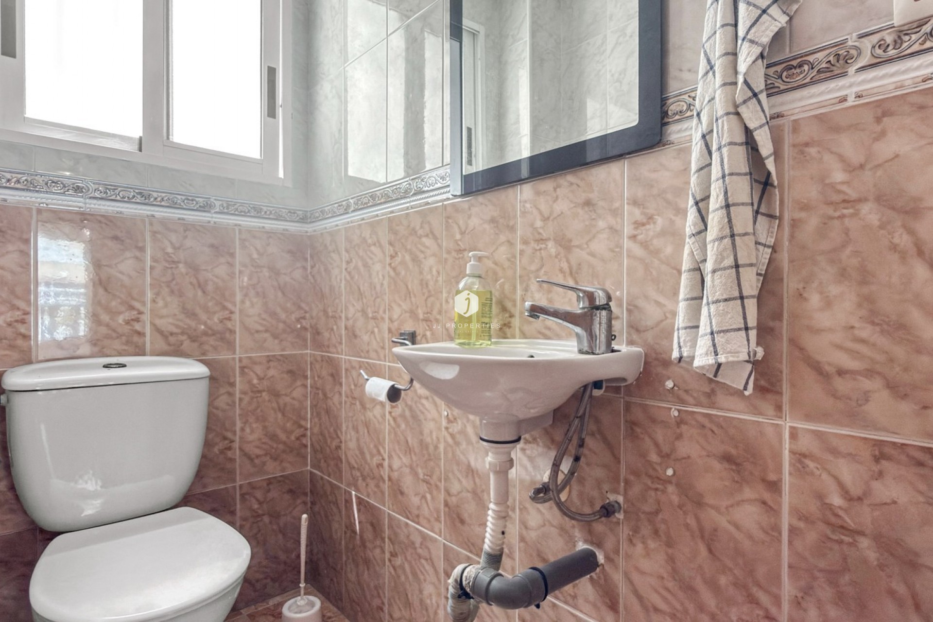 Resale - Chalet -
Torrevieja - Costa Blanca