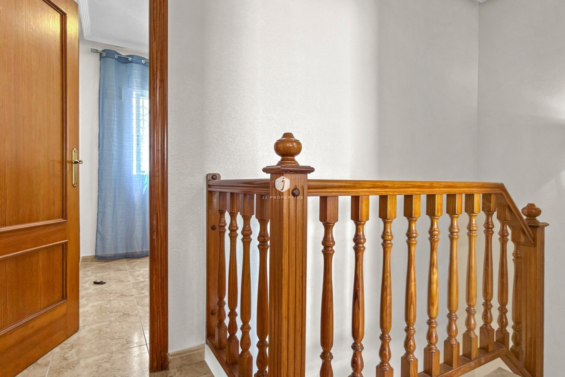 Resale - Chalet -
Torrevieja - Costa Blanca