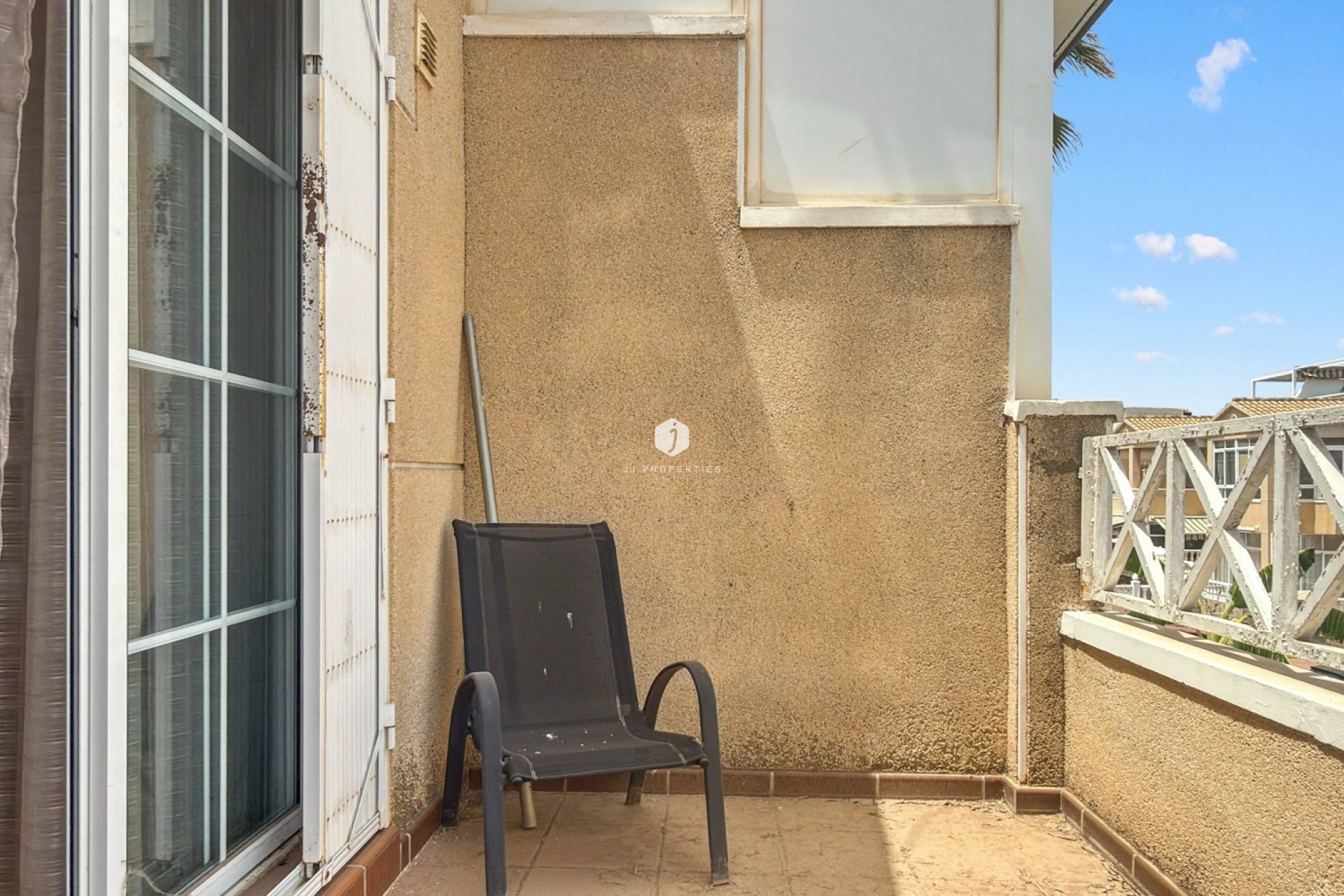 Resale - Chalet -
Torrevieja - Costa Blanca