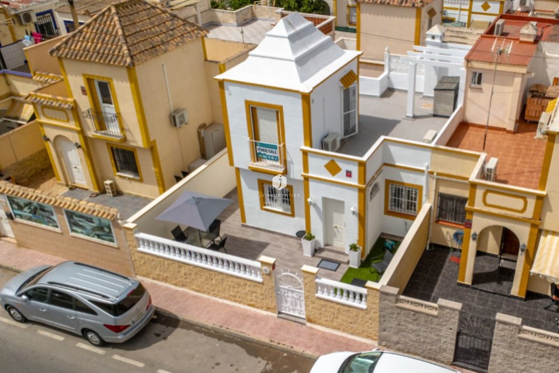 Resale - Chalet -
Torrevieja - Costa Blanca