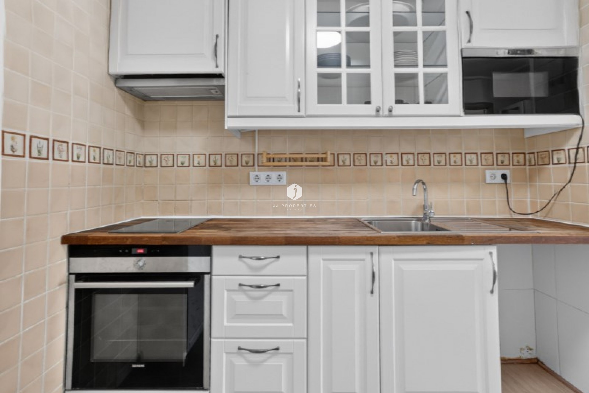 Resale - Chalet -
Torrevieja - Costa Blanca