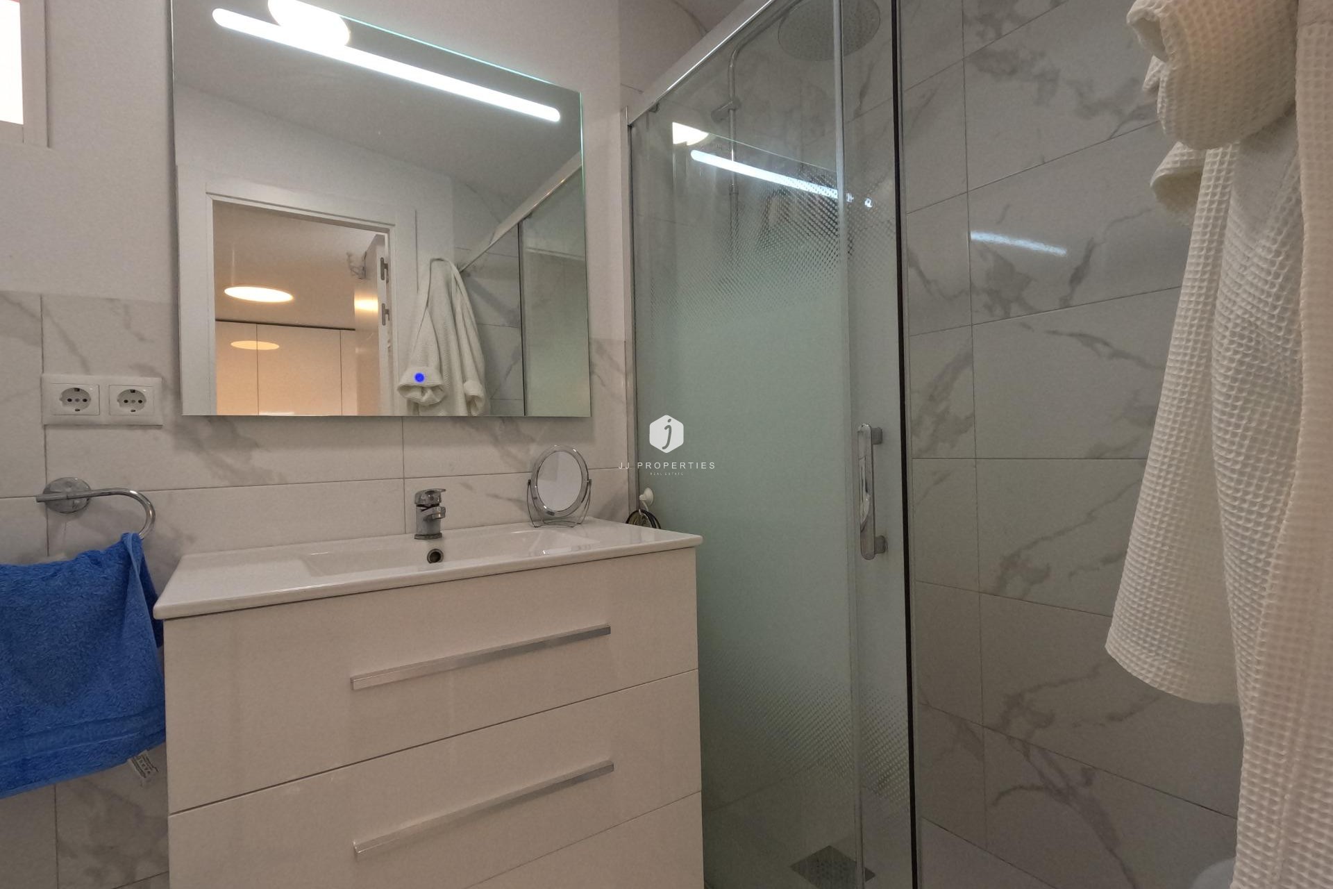 Resale - Chalet -
Torrevieja - El Acequión - Los Náufragos